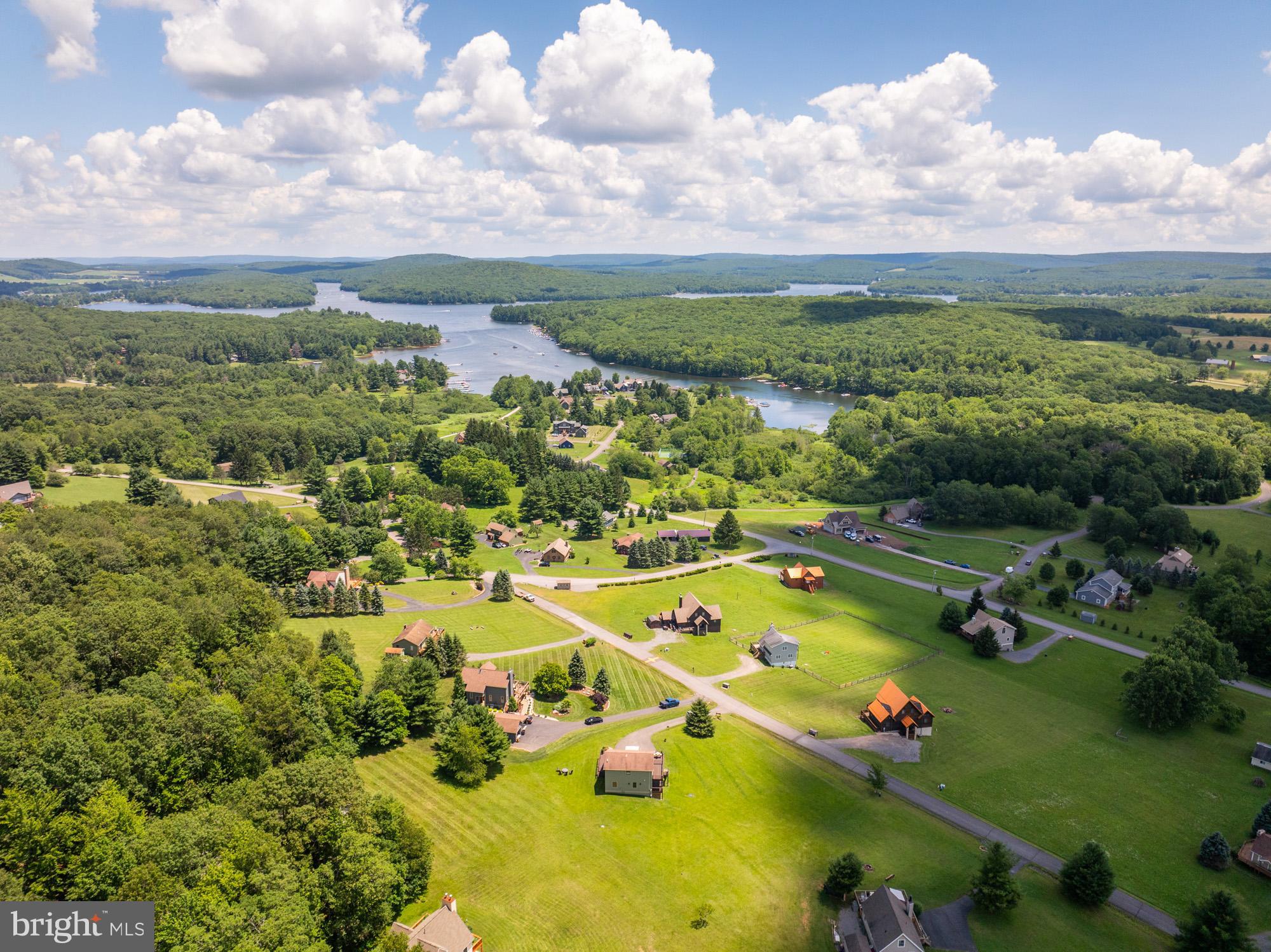 PARADISE POINT - Residential
