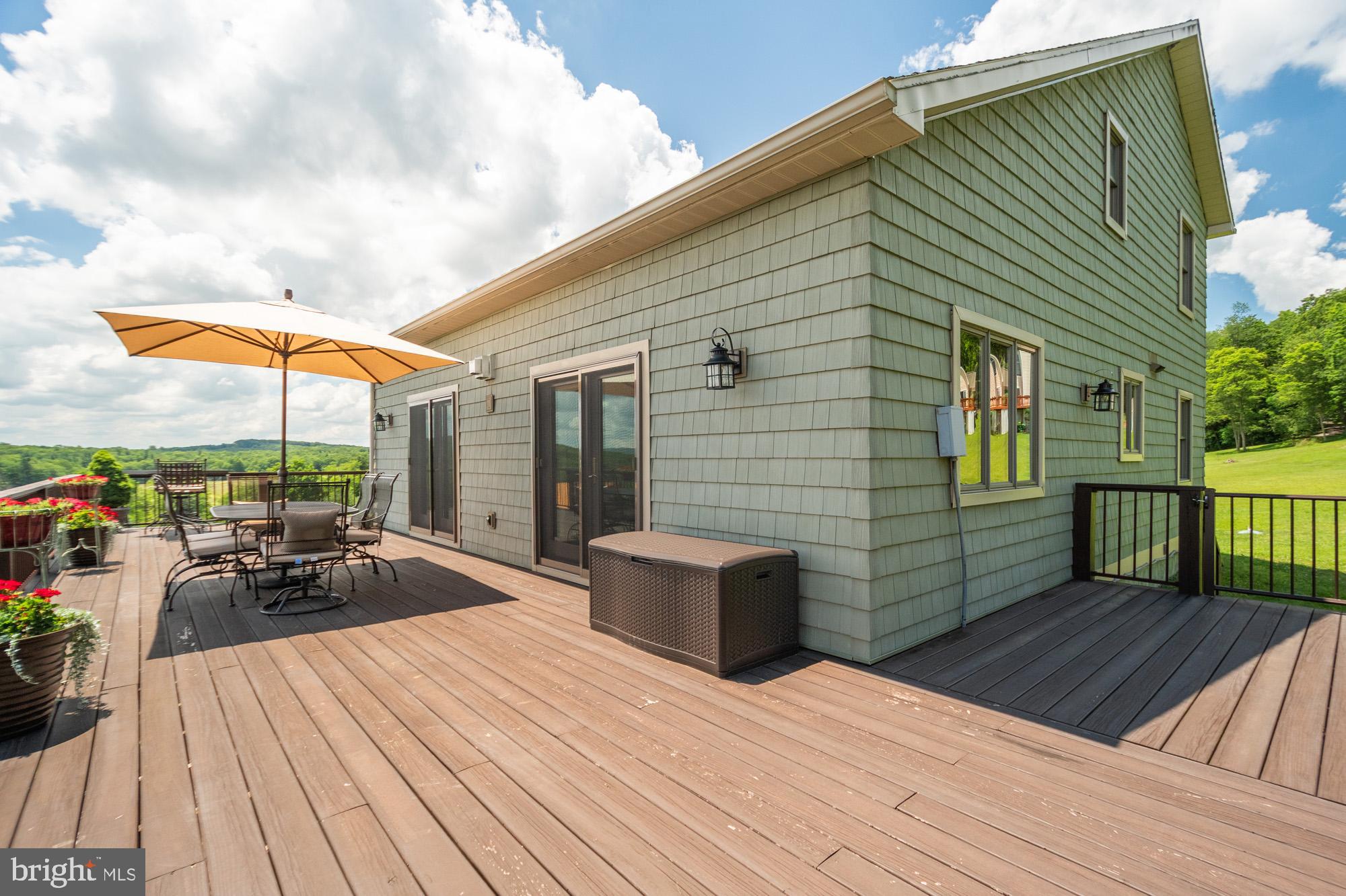 PARADISE POINT - Residential