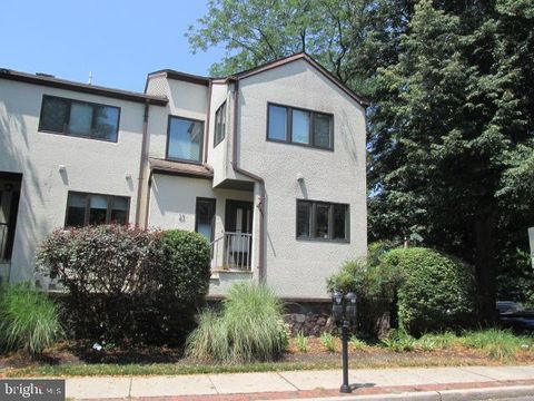 41 LAMBERT LA LAMBERTVILLE NJ 08530