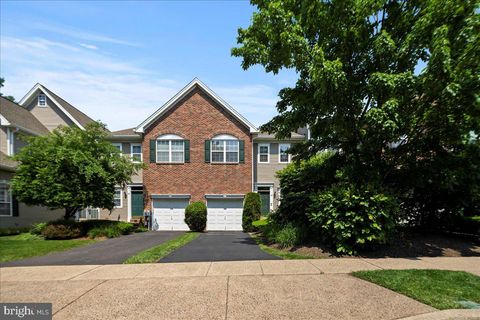 22 HERITAGE HILLS DRIVE WASHINGTON CROSSING PA 18977