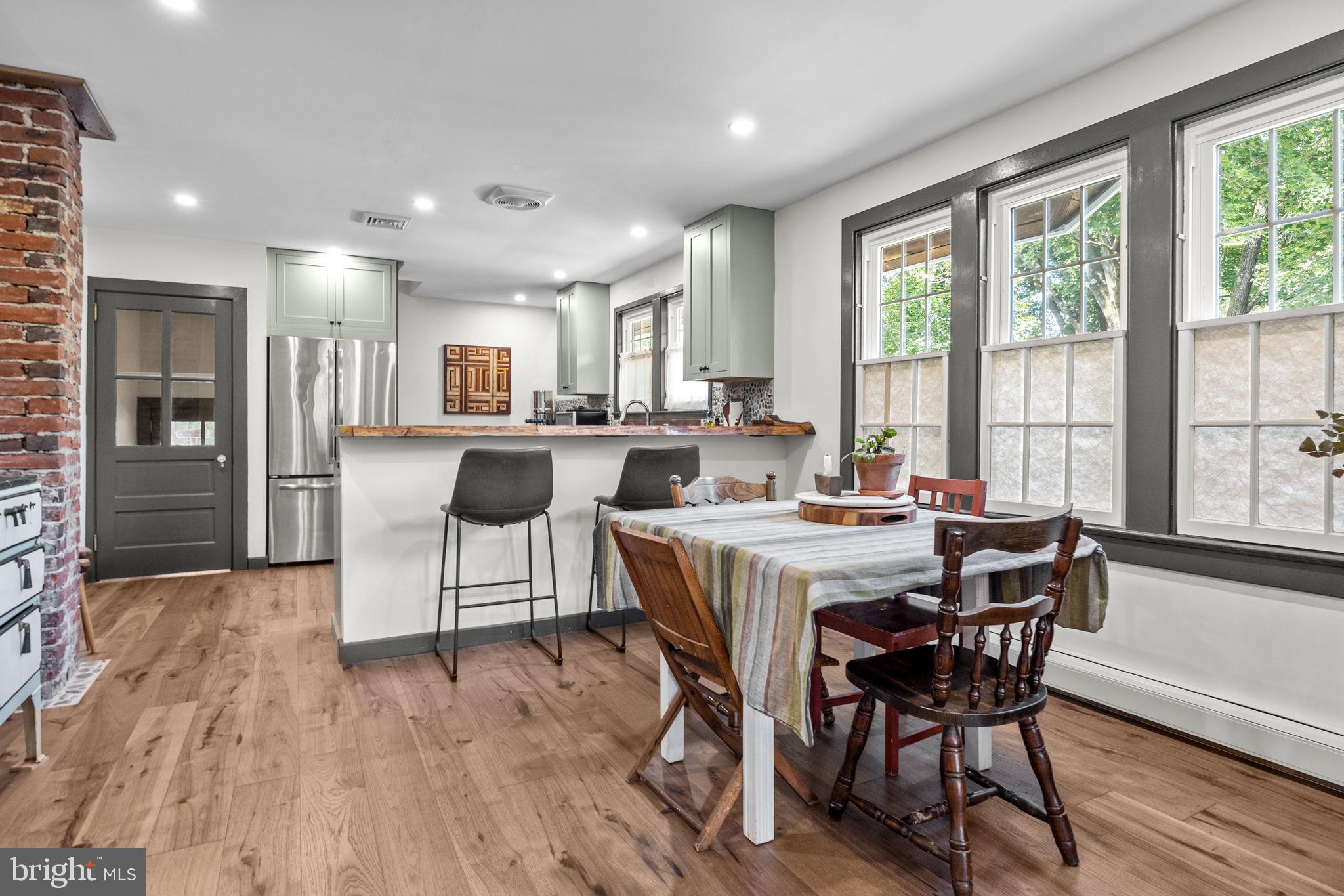 FEASTERVILLE FARMS - Residential