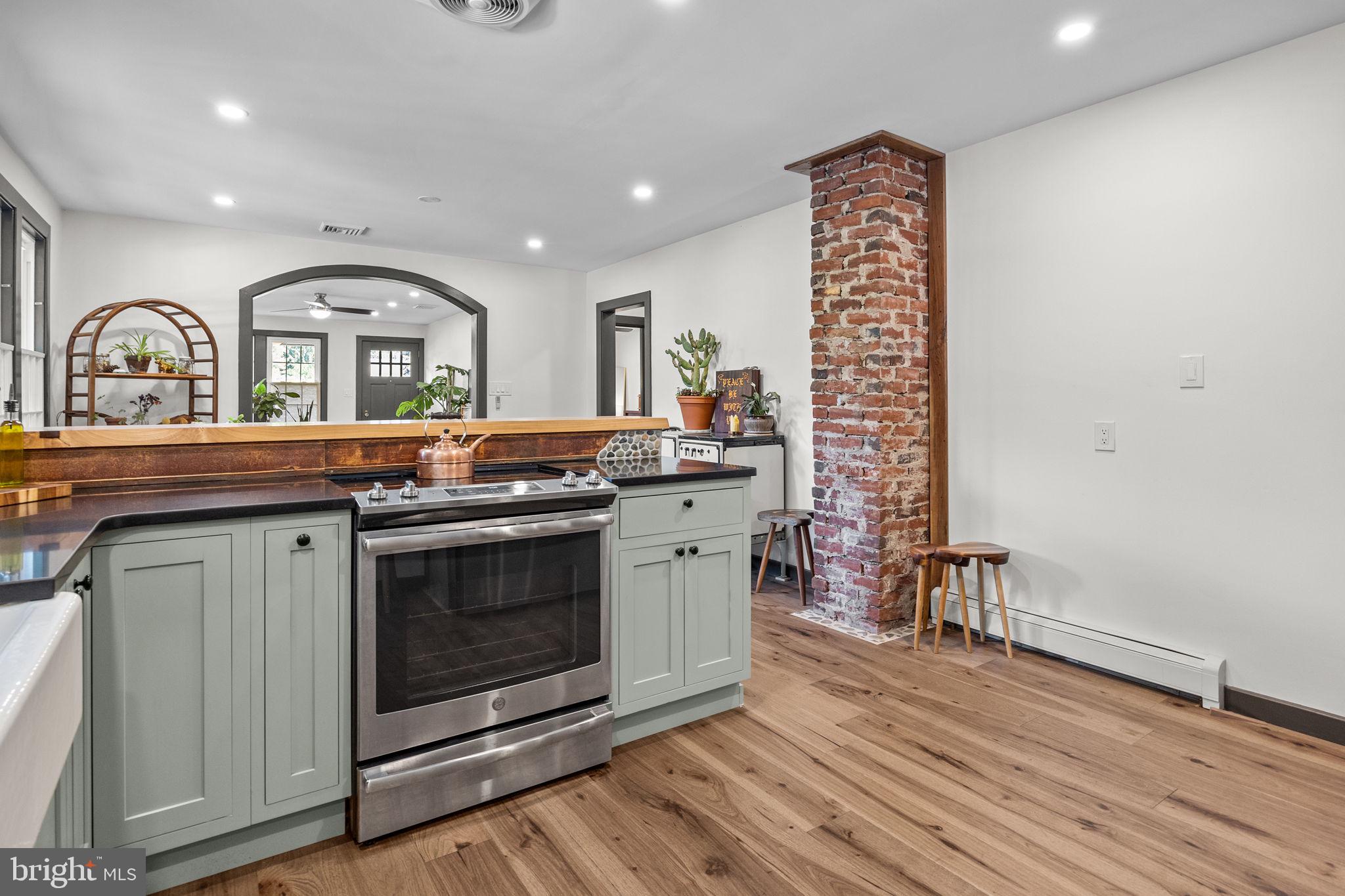 FEASTERVILLE FARMS - Residential