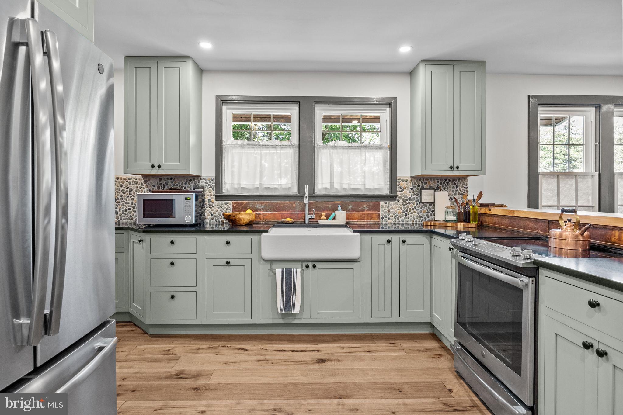 FEASTERVILLE FARMS - Residential