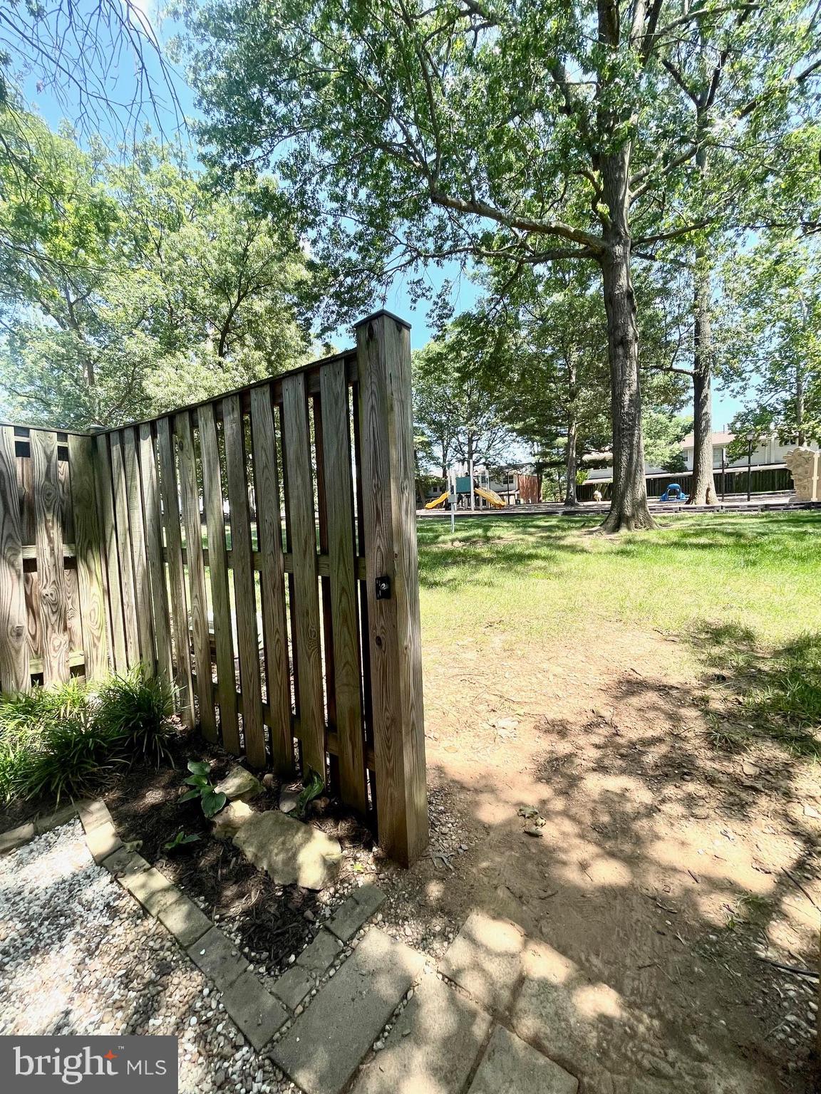 126 N BAYLOR DRIVE