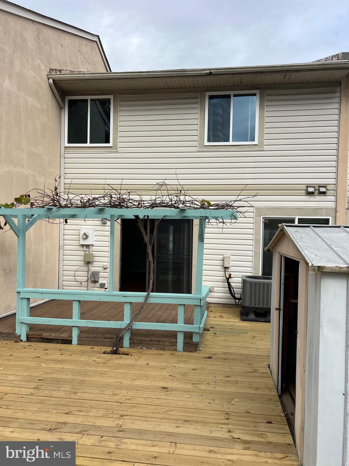 CRESTVIEW - Residential Lease