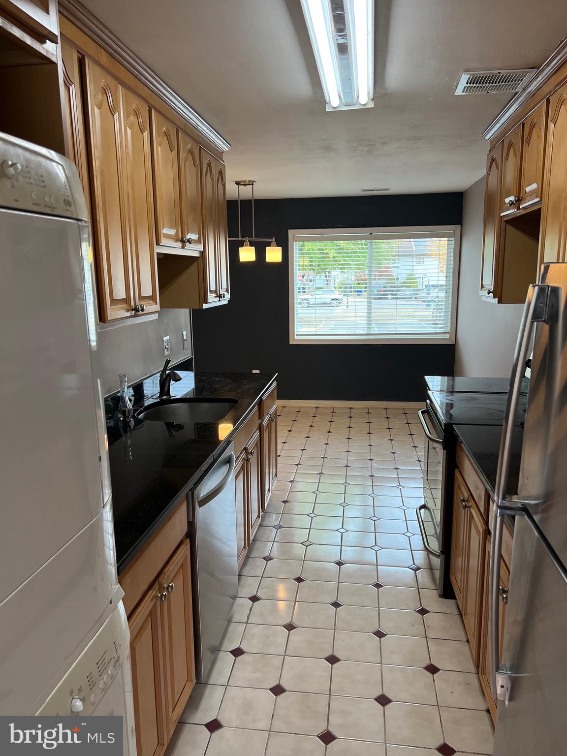 CRESTVIEW - Residential Lease