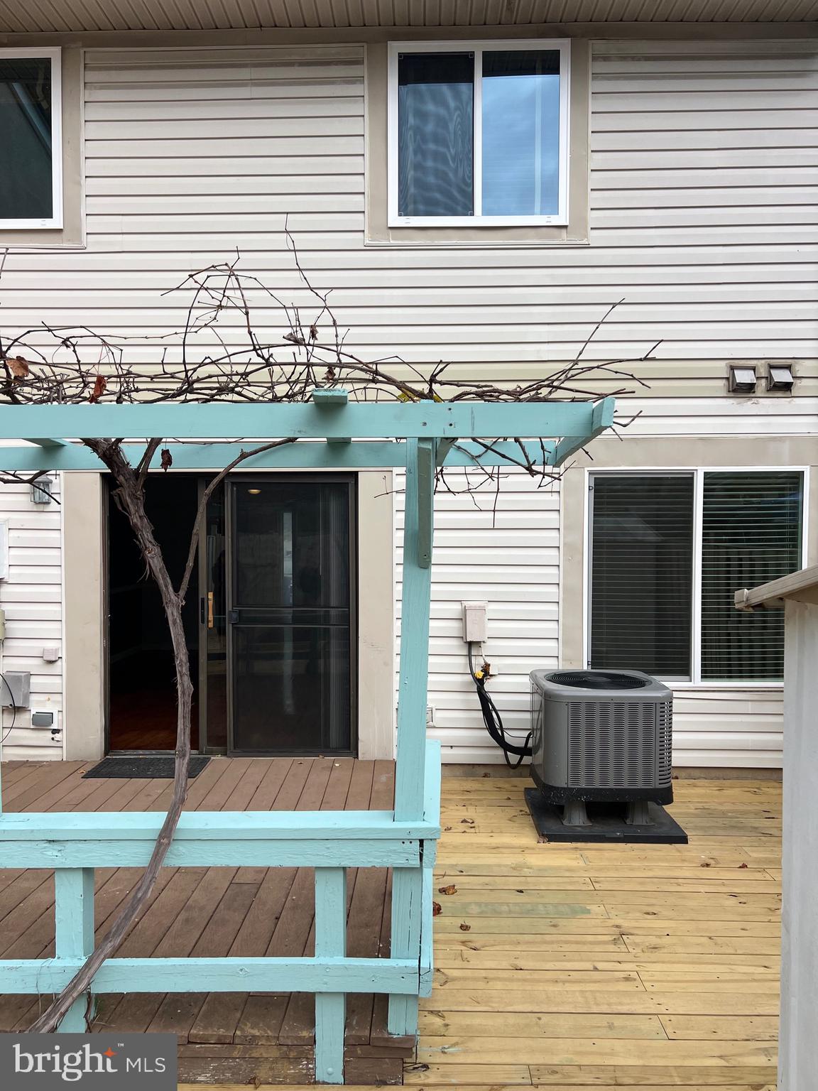 CRESTVIEW - Residential Lease