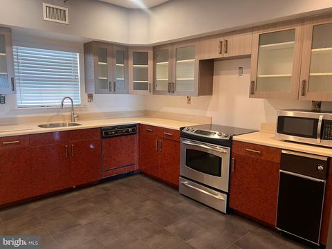 6073 MAIN STREET VOORHEES NJ 08043