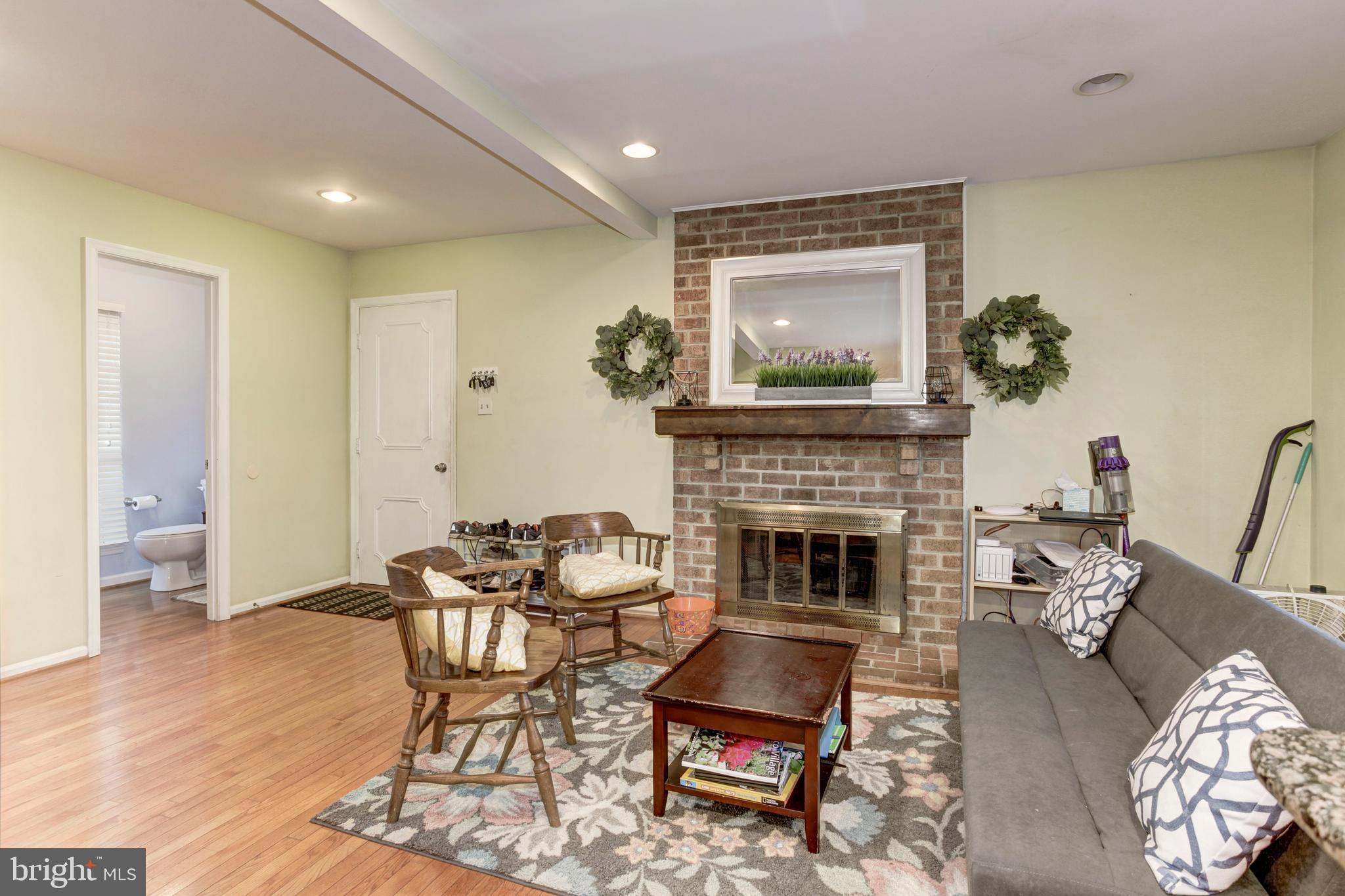 BURKE CENTRE - Residential Lease