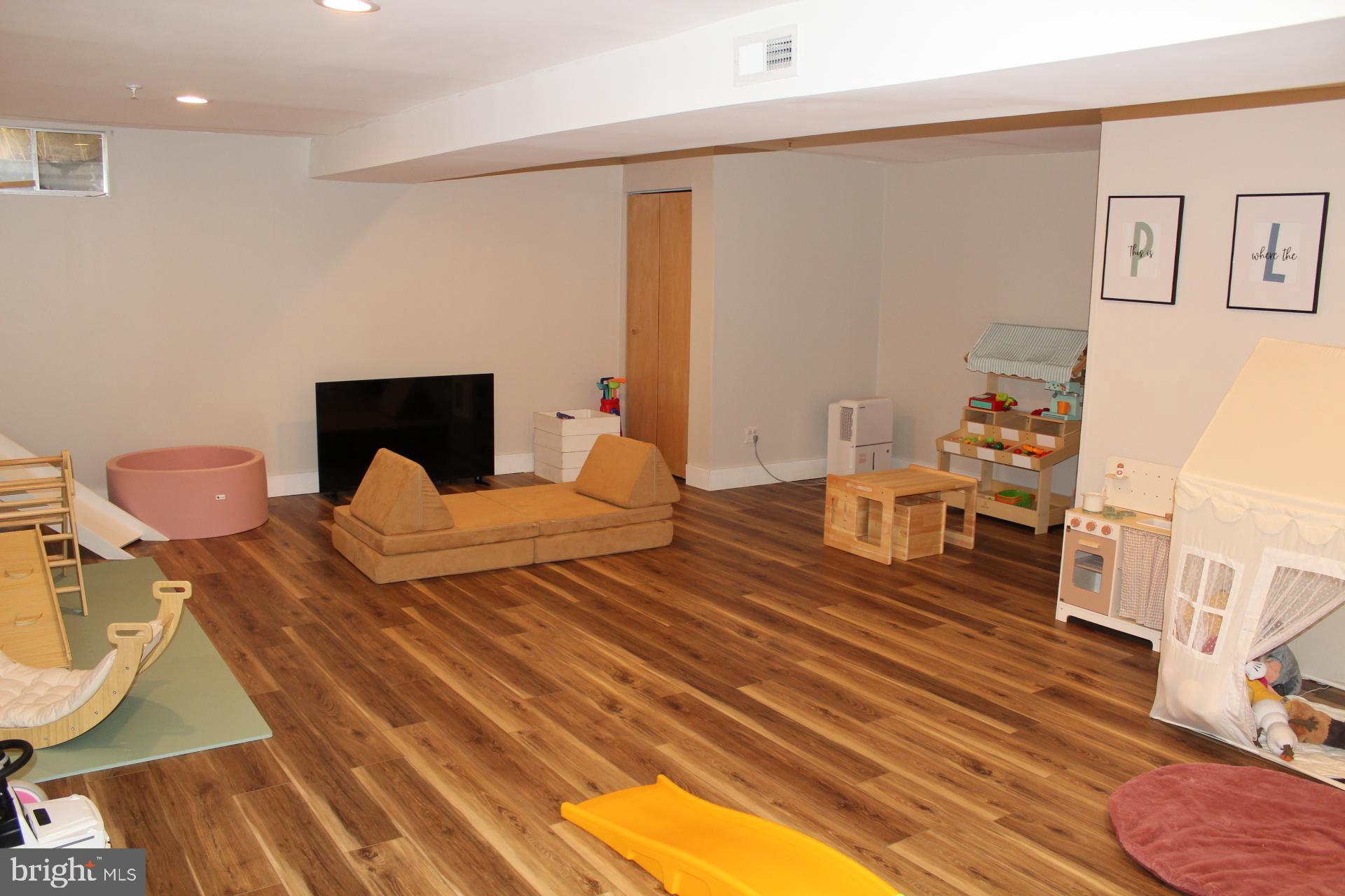 SUMMER LEA - Residential