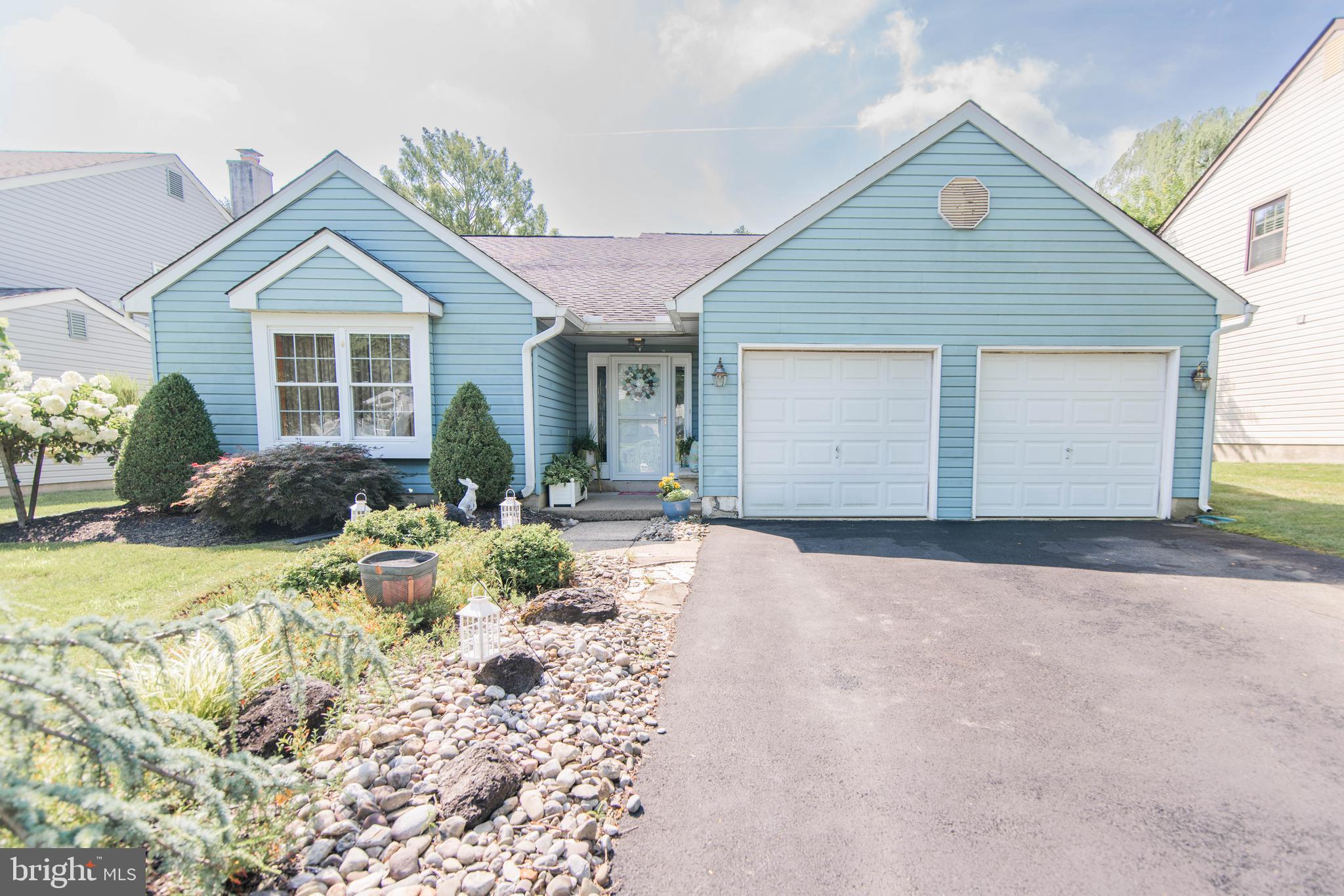 5 HEDGEROW LANE