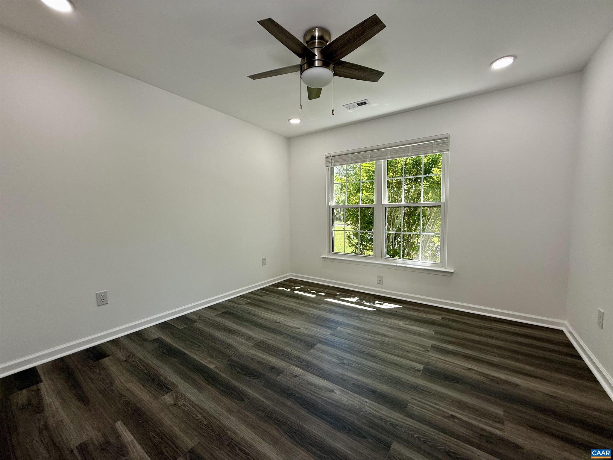 MOUNTAIN VIEW ESTATES - Residential