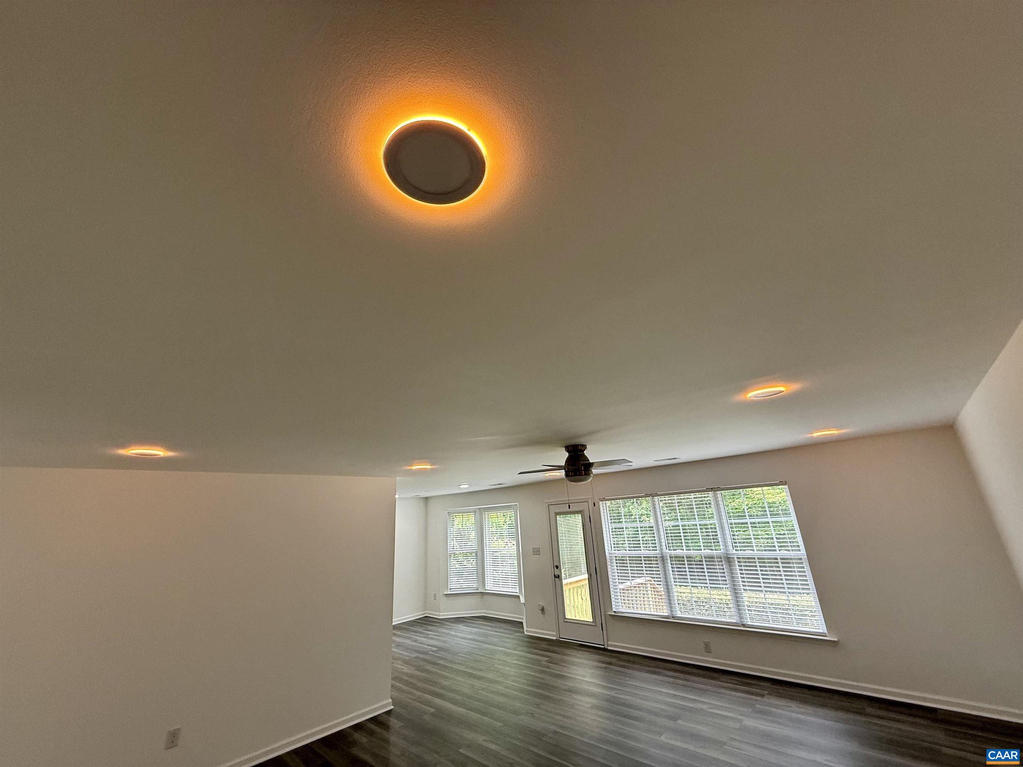 MOUNTAIN VIEW ESTATES - Residential