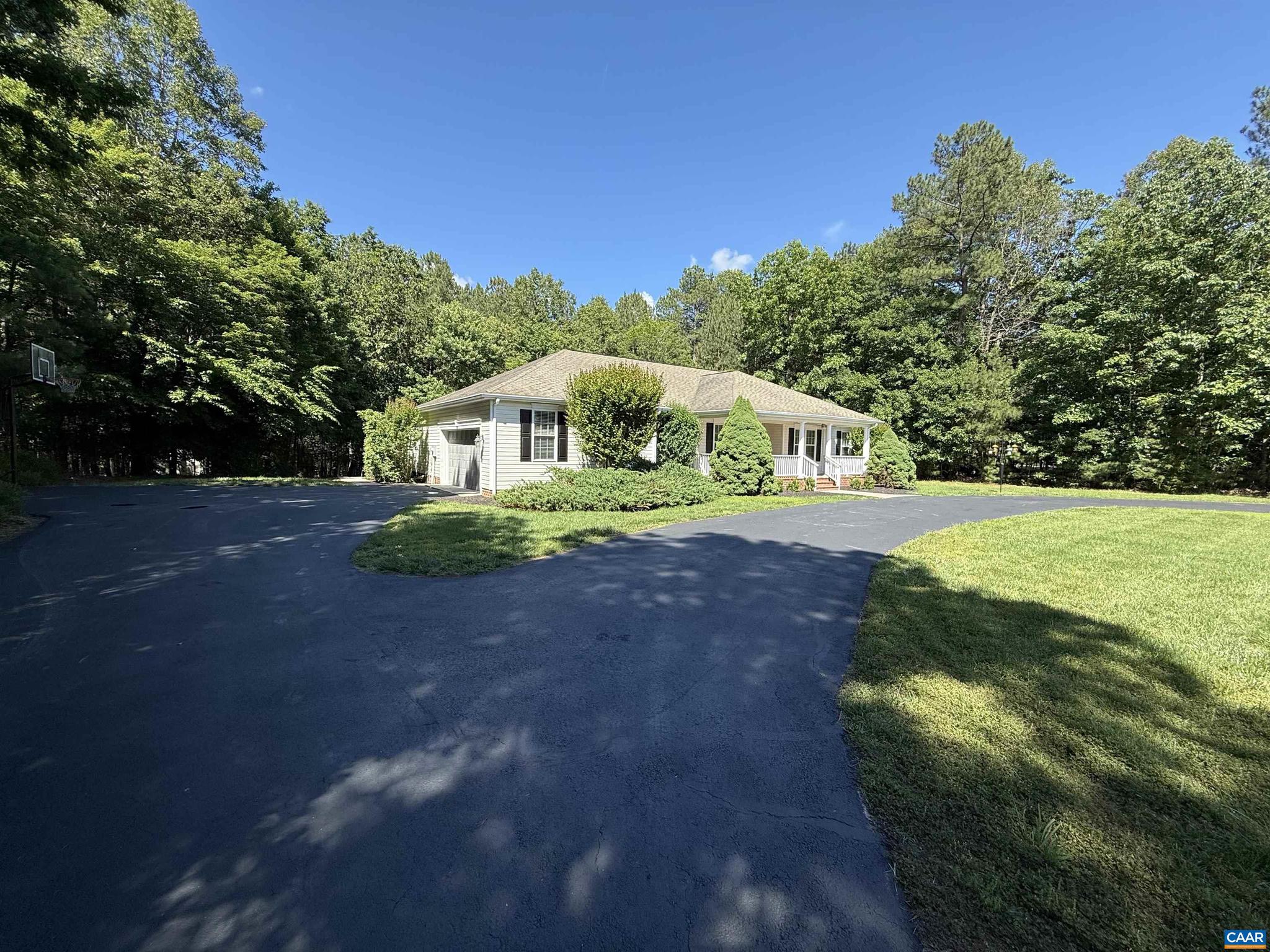 MOUNTAIN VIEW ESTATES - Residential