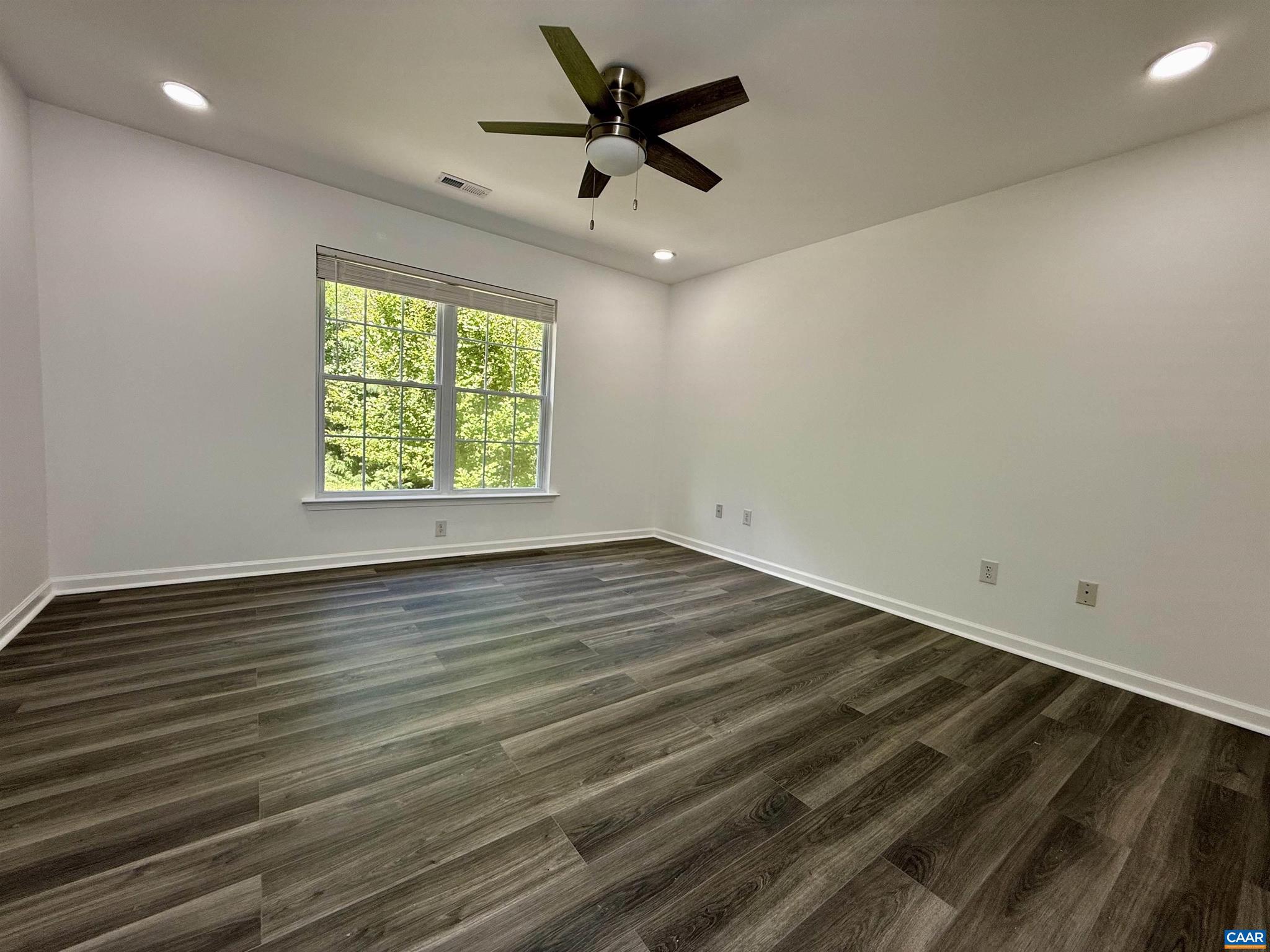 MOUNTAIN VIEW ESTATES - Residential