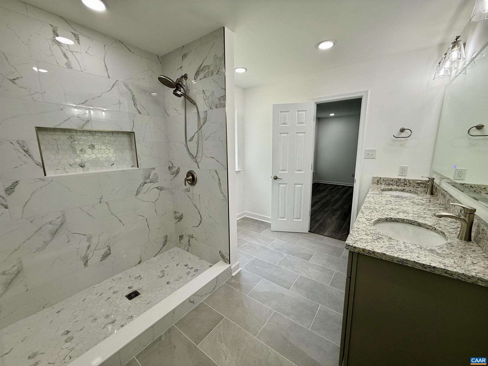 MOUNTAIN VIEW ESTATES - Residential