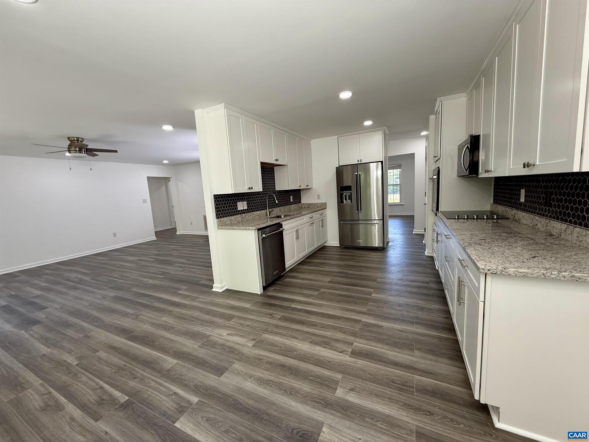 MOUNTAIN VIEW ESTATES - Residential