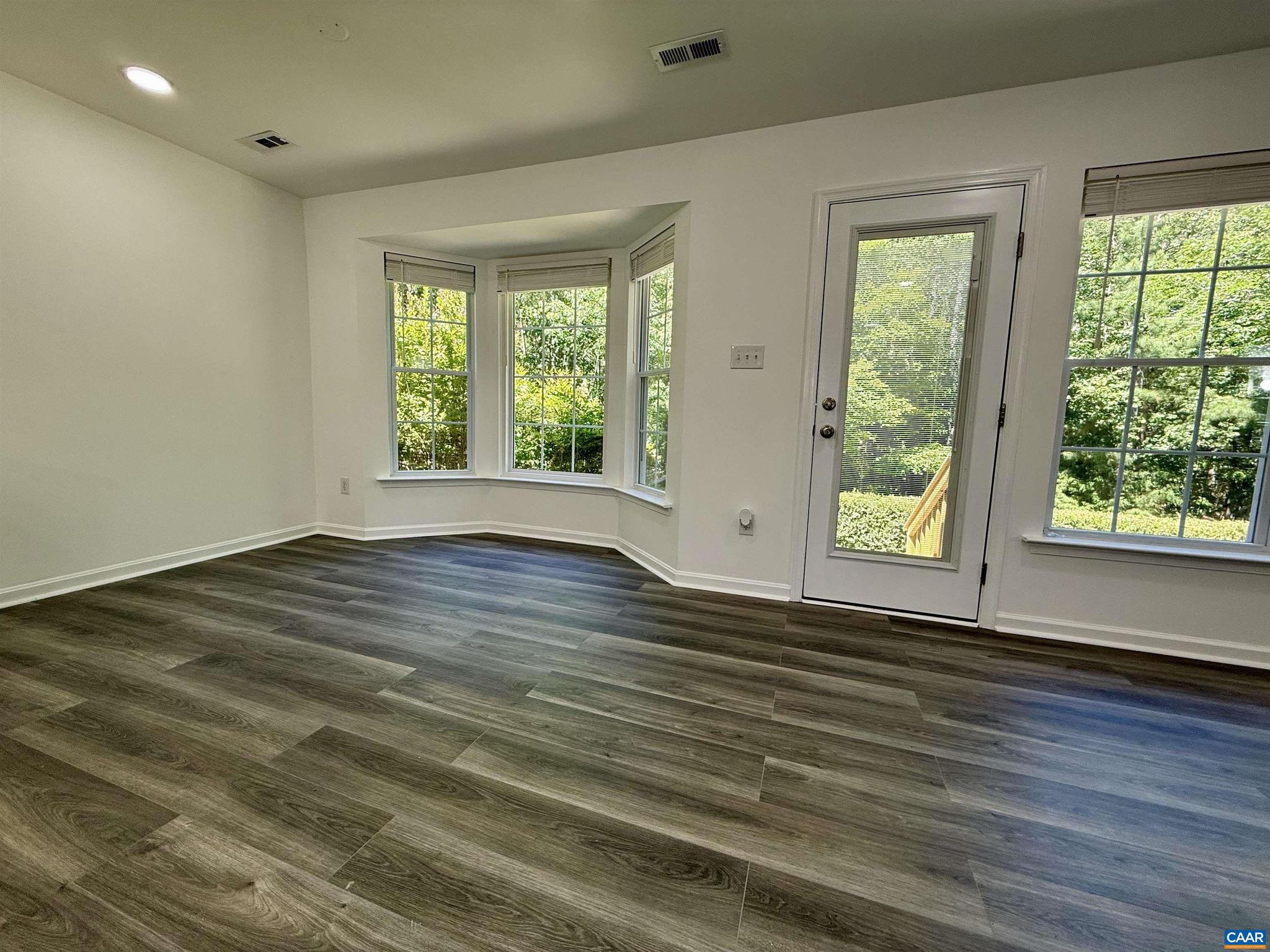 MOUNTAIN VIEW ESTATES - Residential