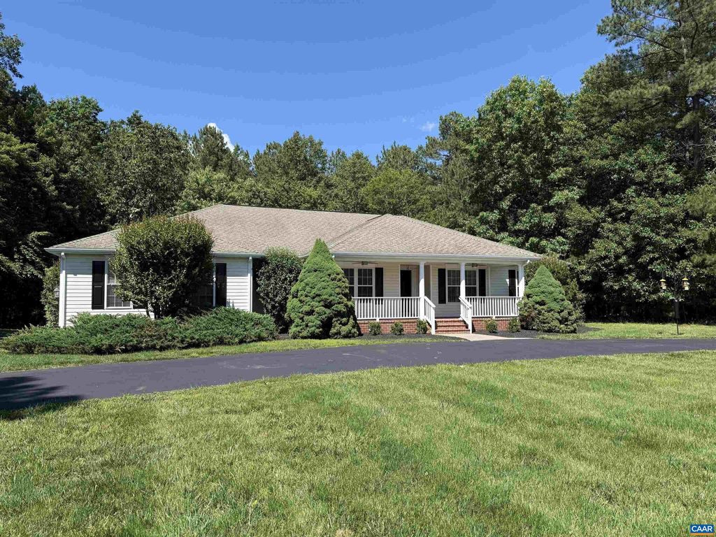 Photo of 610 Landover Rd, TROY, VA 22974 (MLS # 669642)