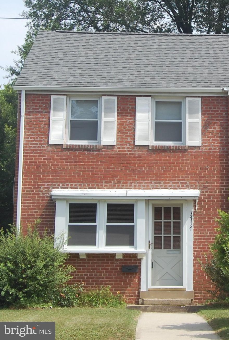 Fabulous Location- short walk to Virginia Square Metro (4 blocks) All brick duplex with off street parking, Park-like fenced back yard. Updated roof.  Gas heat. Central Air., Hardwood floors under wall to wall carpeting  Ceramic tile bath. This is a Must See property. Property is being sold "As Is".