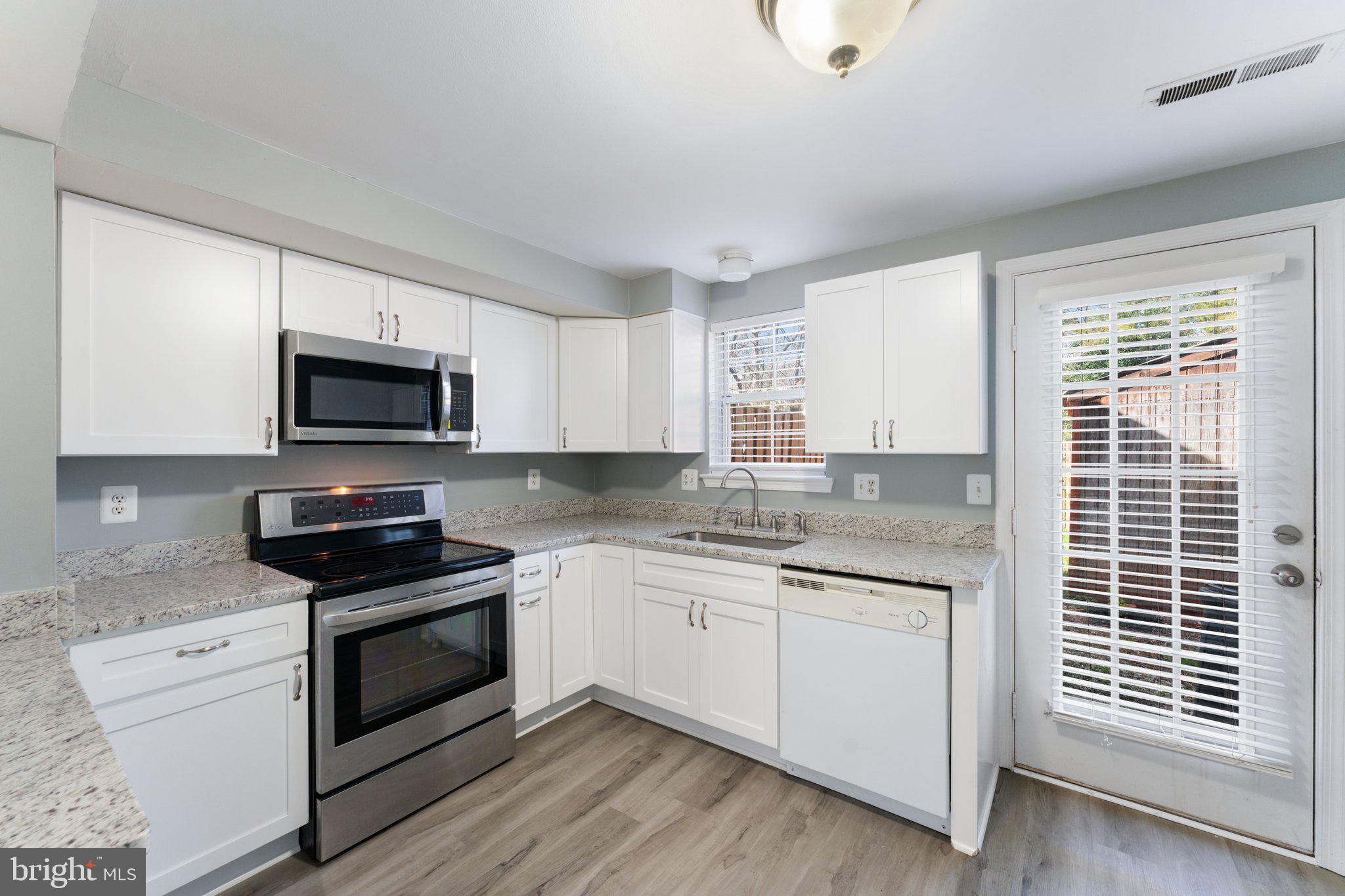 COUNTRYSIDE - Residential