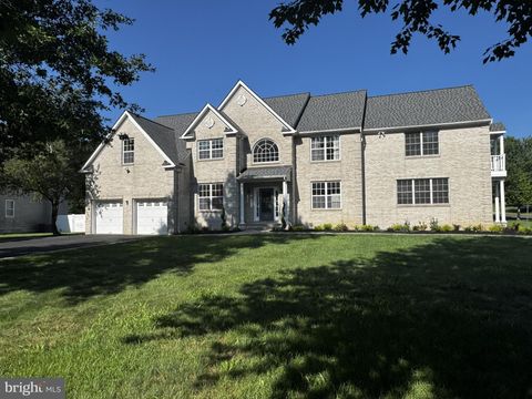 Photo of 5 Bard Drive, MONROE TOWNSHIP, NJ 08831 (MLS # NJMX2012798)