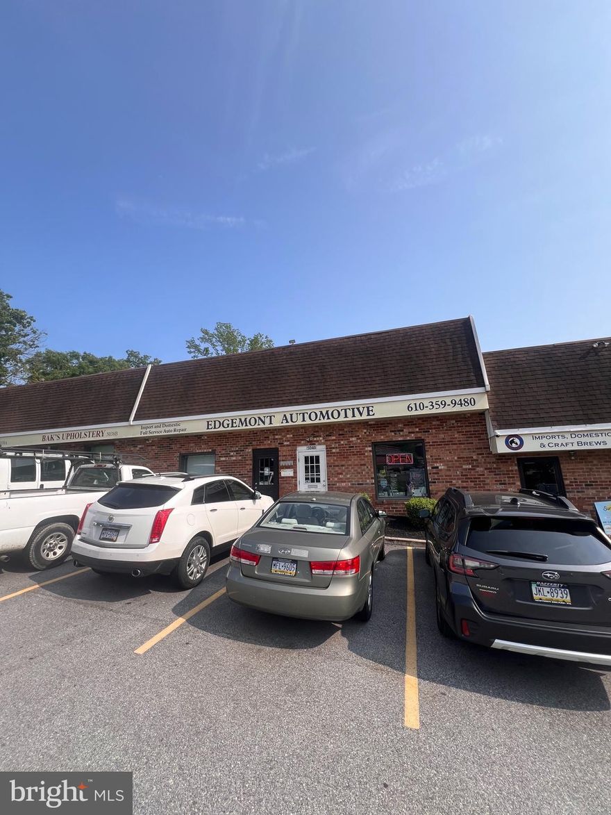 Located in Camino Commons on West Chester Pike.  Currently being used as an auto body shop.  Available lease start on 12/01/2025.  Please see details below on rent.  Please reach out to agent for showing. Agent/Owner related.

$4650/m + NNN
Lease Terms Negotiable
