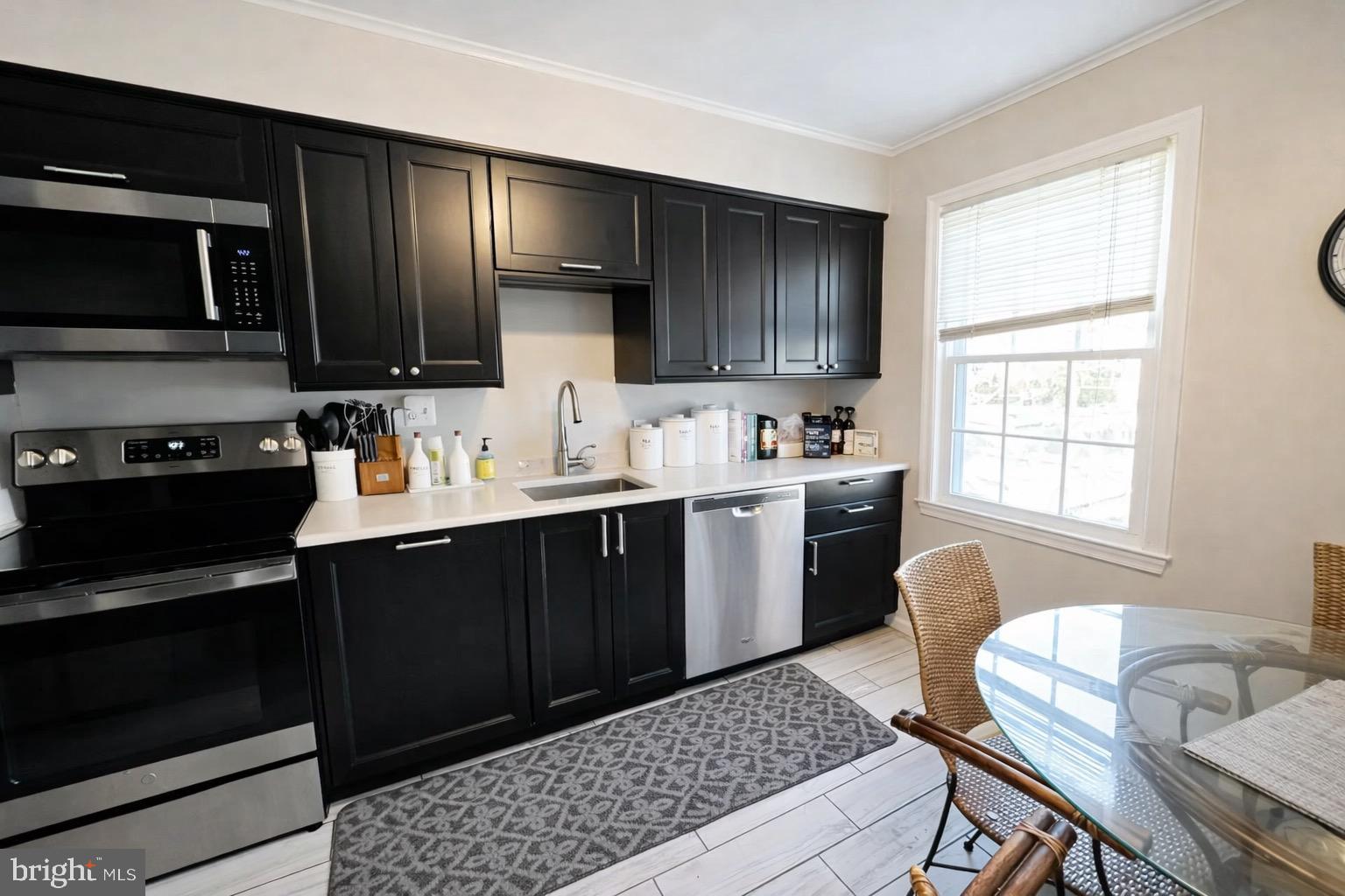 6046 BONNIE BERN COURT