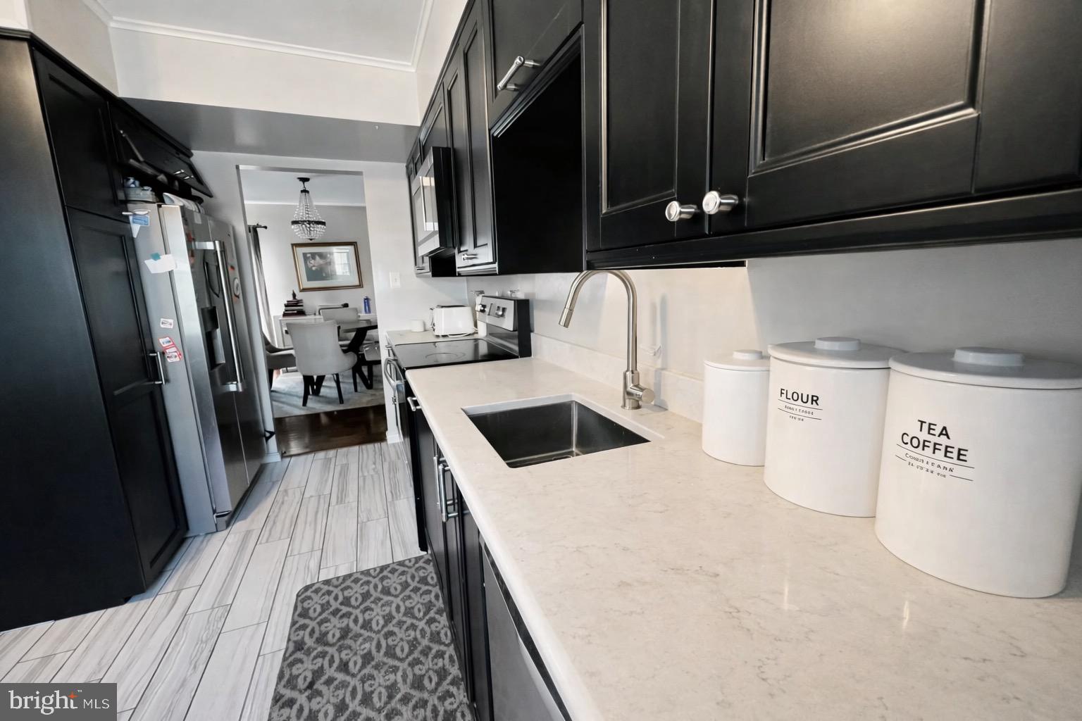 6046 BONNIE BERN COURT