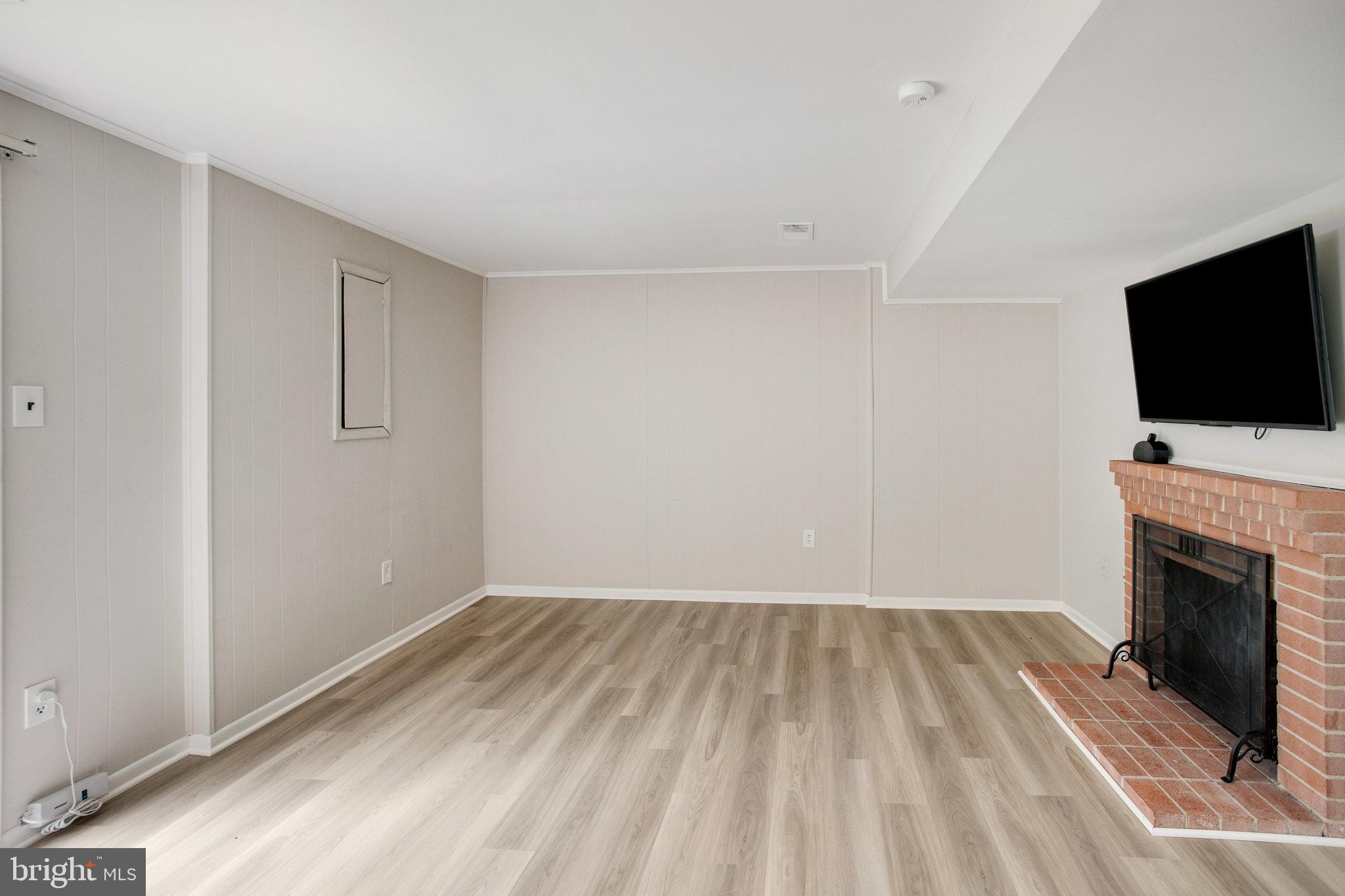 DALE CITY - Residential Lease