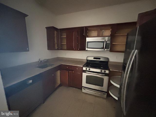 1072 LAMBERTON STREET