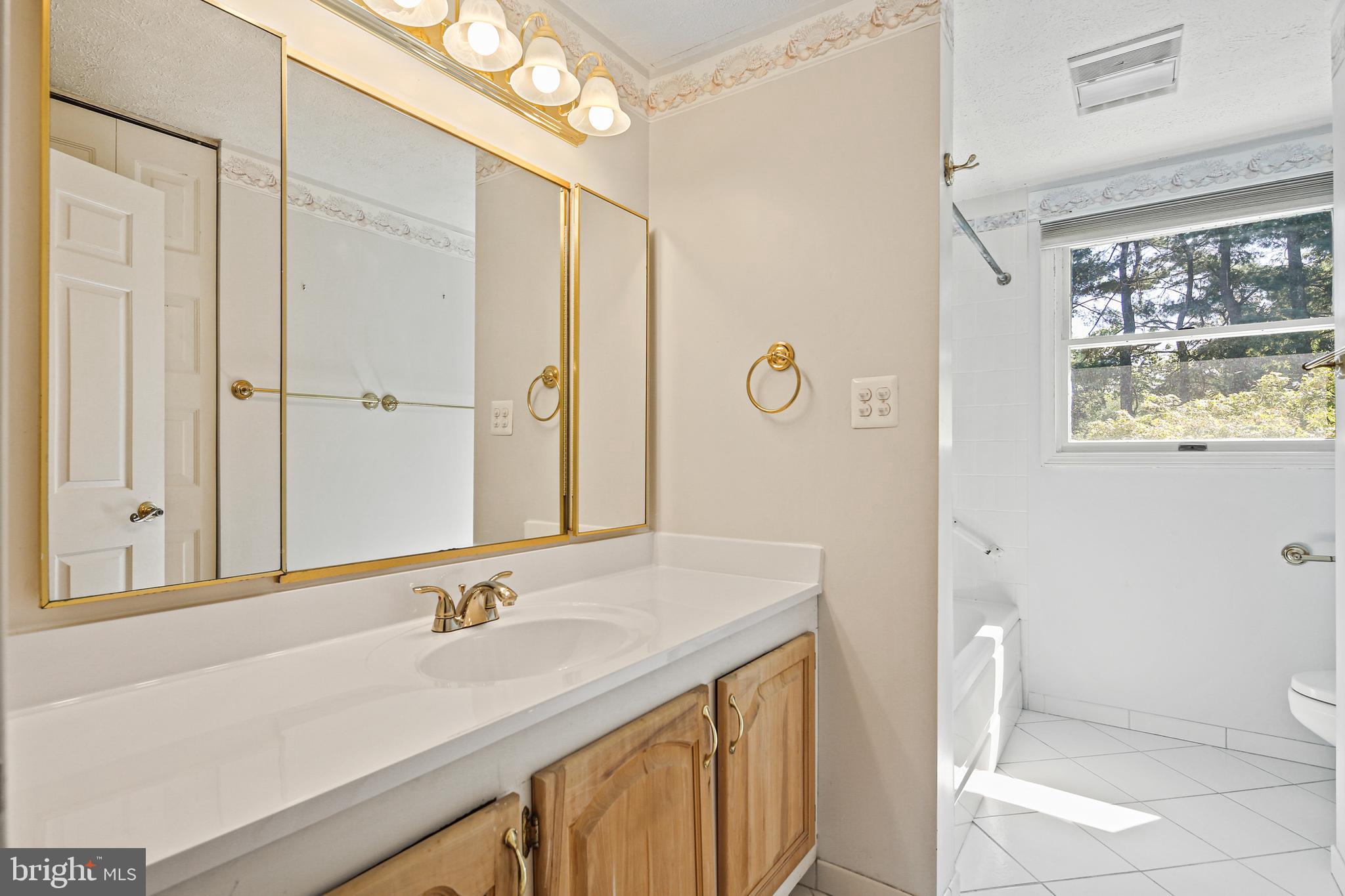 BURLEIGH MANOR - Residential