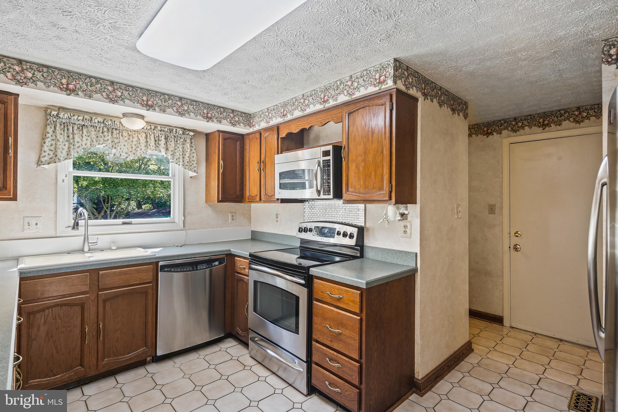 BURLEIGH MANOR - Residential