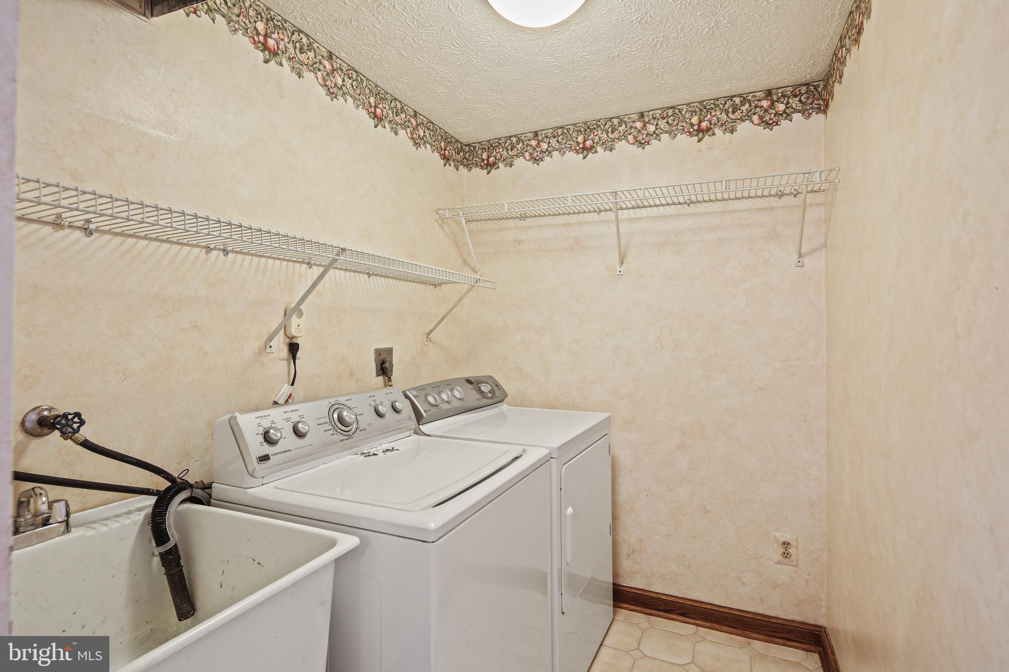 BURLEIGH MANOR - Residential