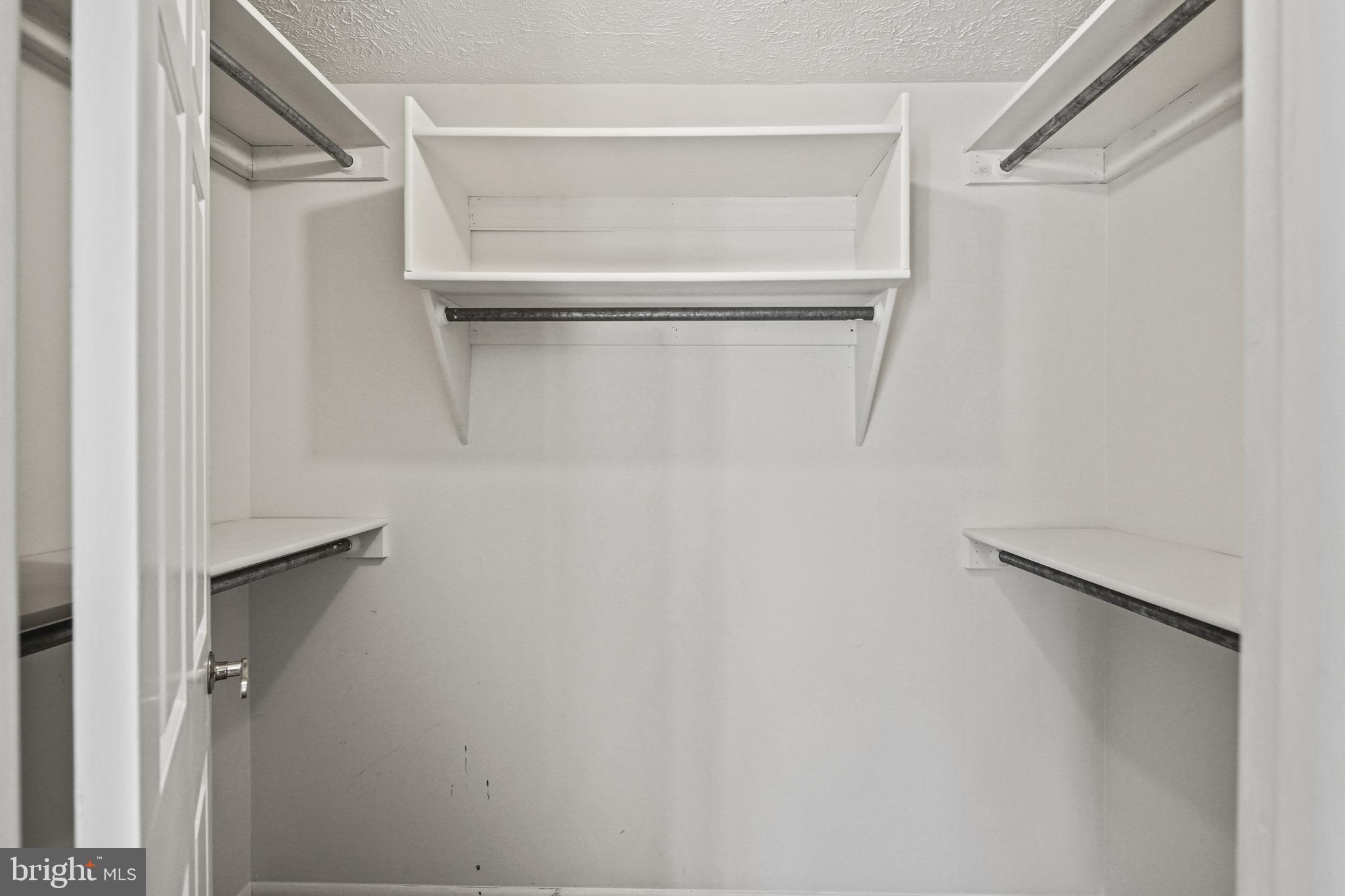 BURLEIGH MANOR - Residential