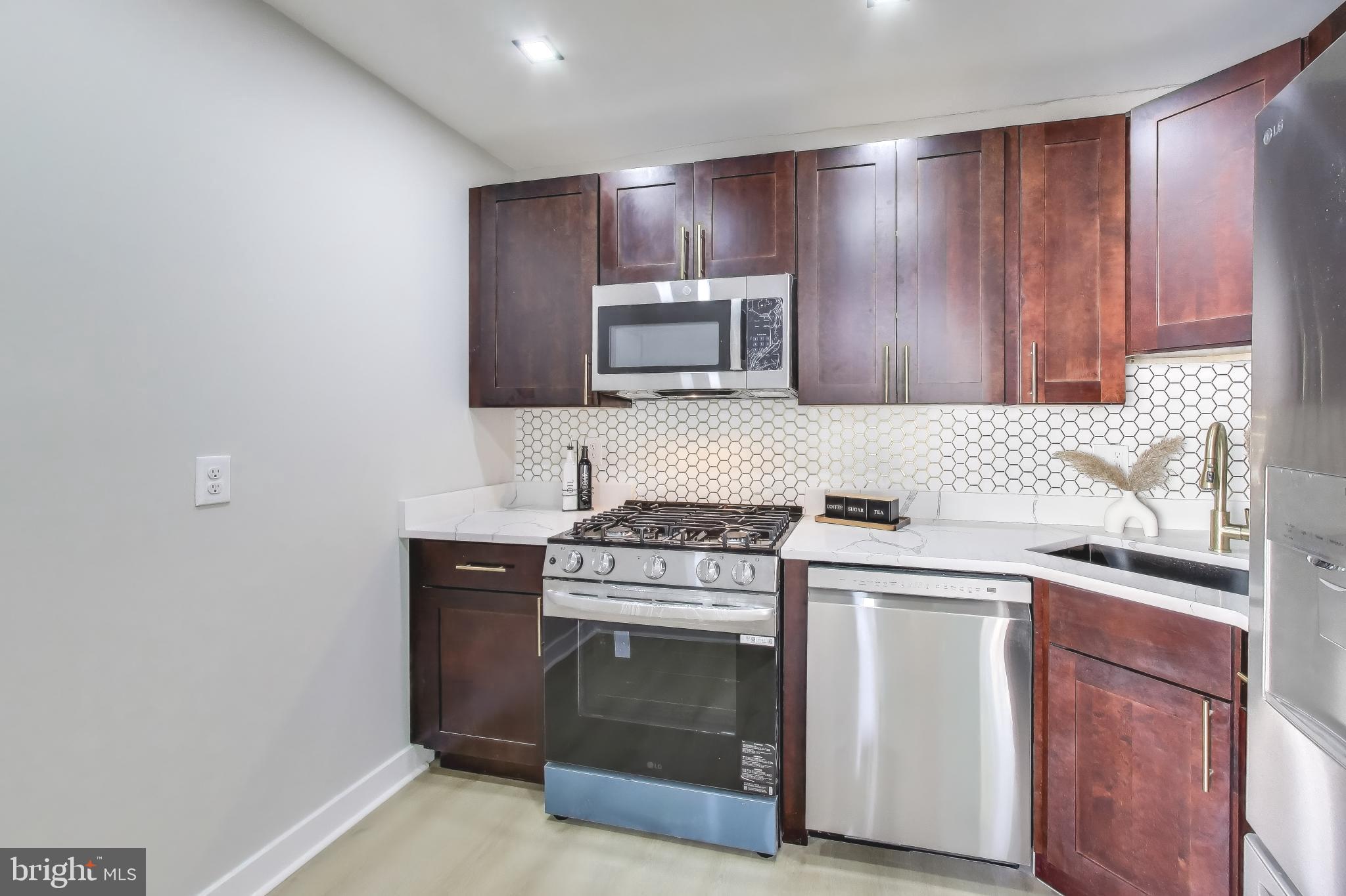 HUNTCREST - Residential