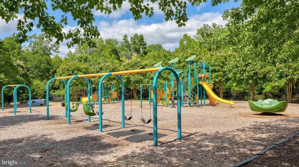 LADYSMITH VILLAGE - Residential