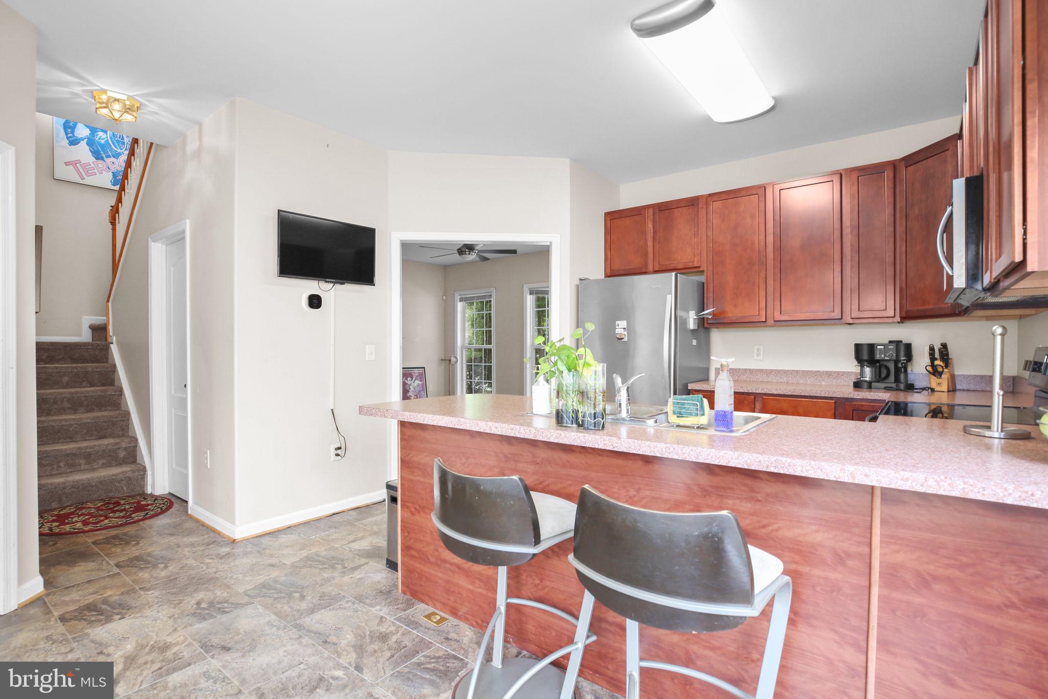 LADYSMITH VILLAGE - Residential