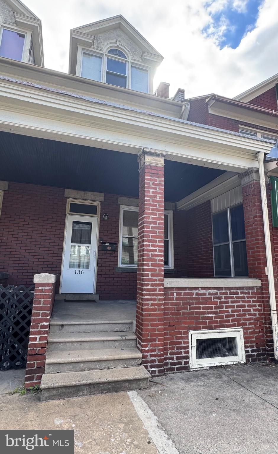 136 W 3RD STREET