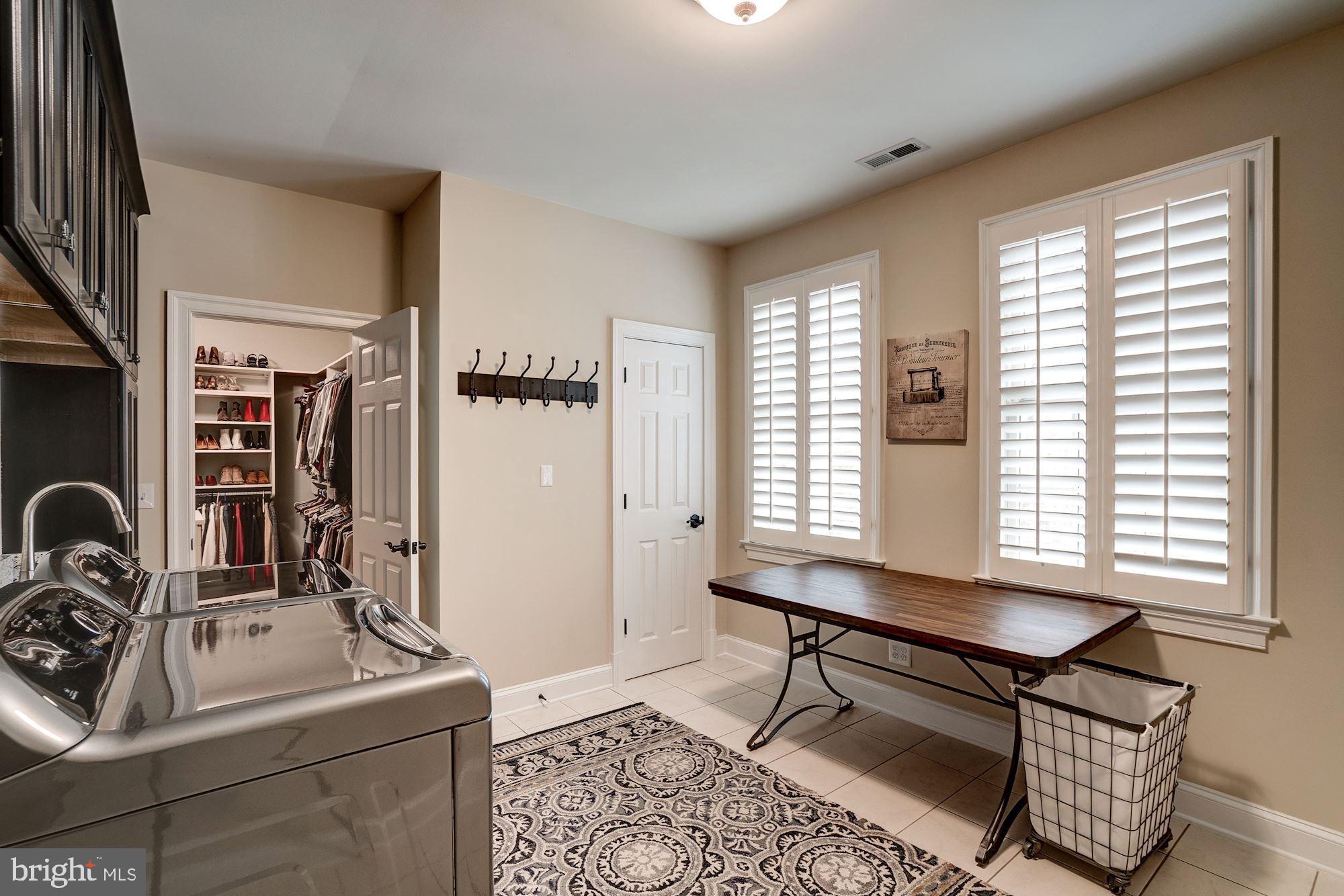 THE ENGLISH HILLS - Residential