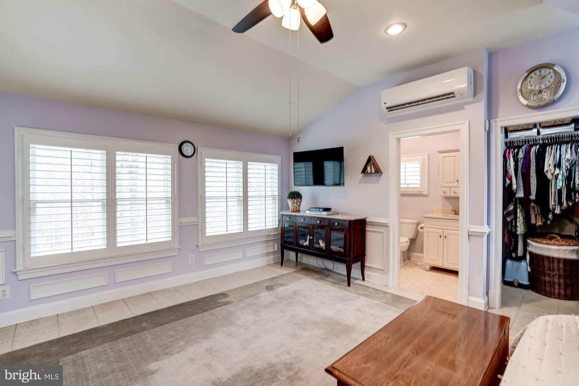 THE ENGLISH HILLS - Residential