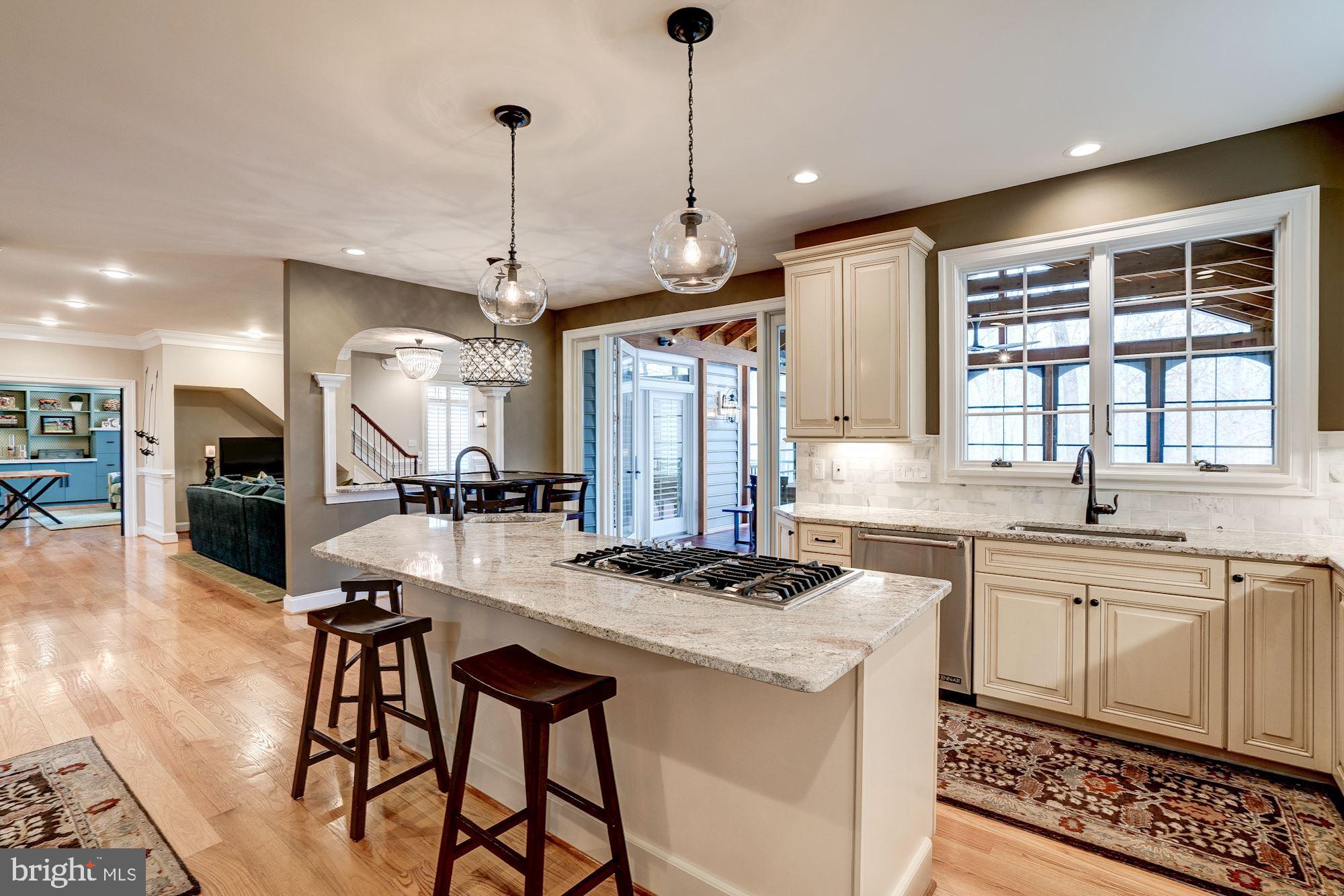 THE ENGLISH HILLS - Residential