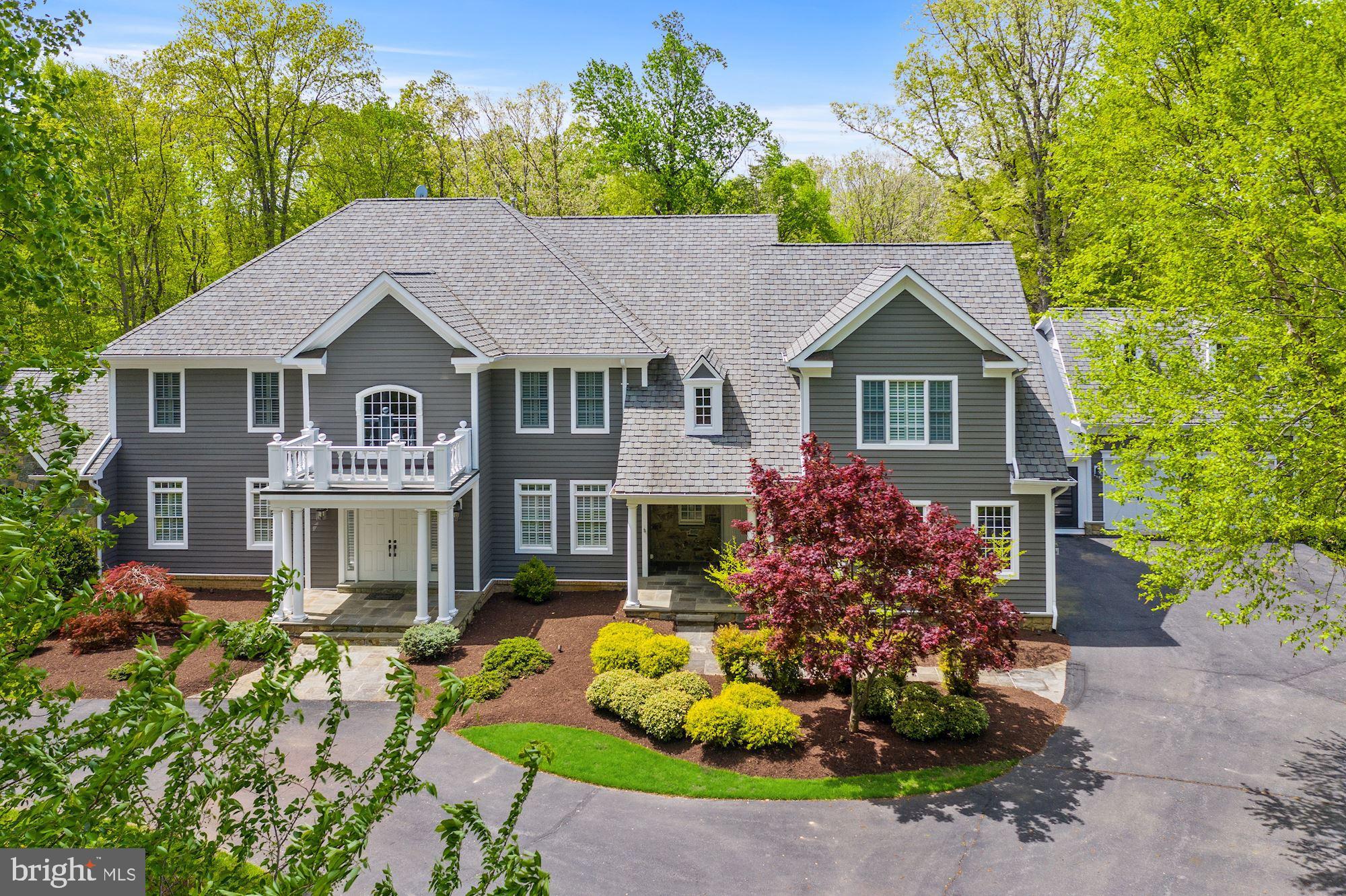 THE ENGLISH HILLS - Residential