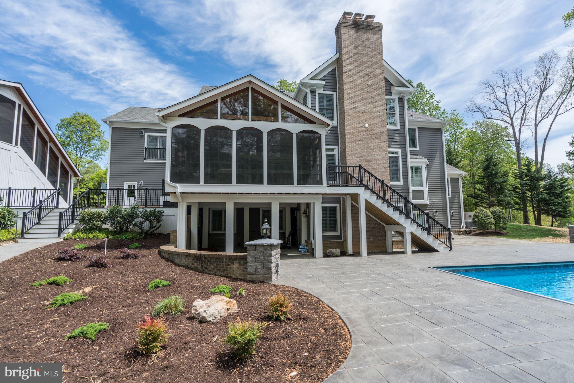 THE ENGLISH HILLS - Residential