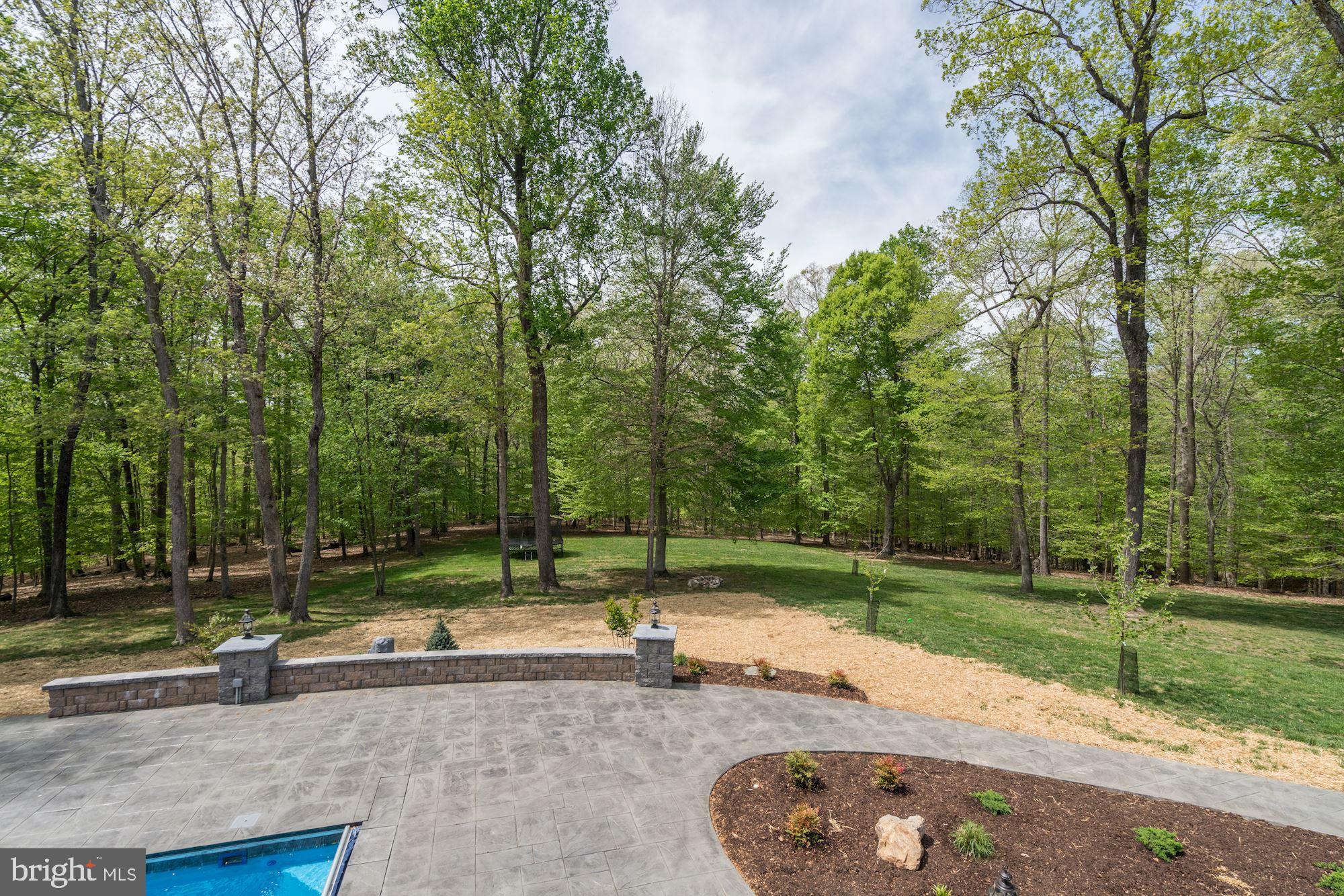 THE ENGLISH HILLS - Residential