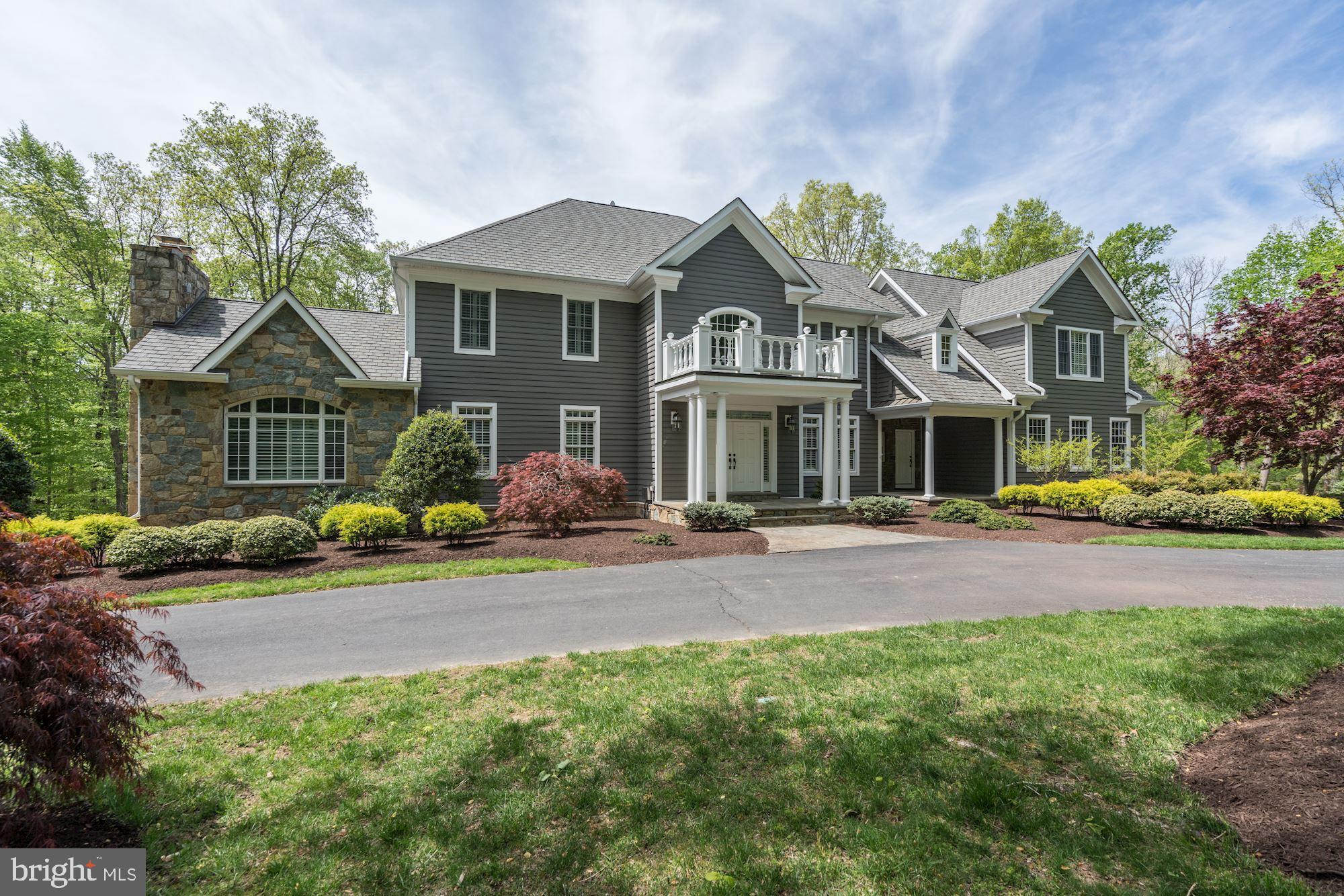 THE ENGLISH HILLS - Residential