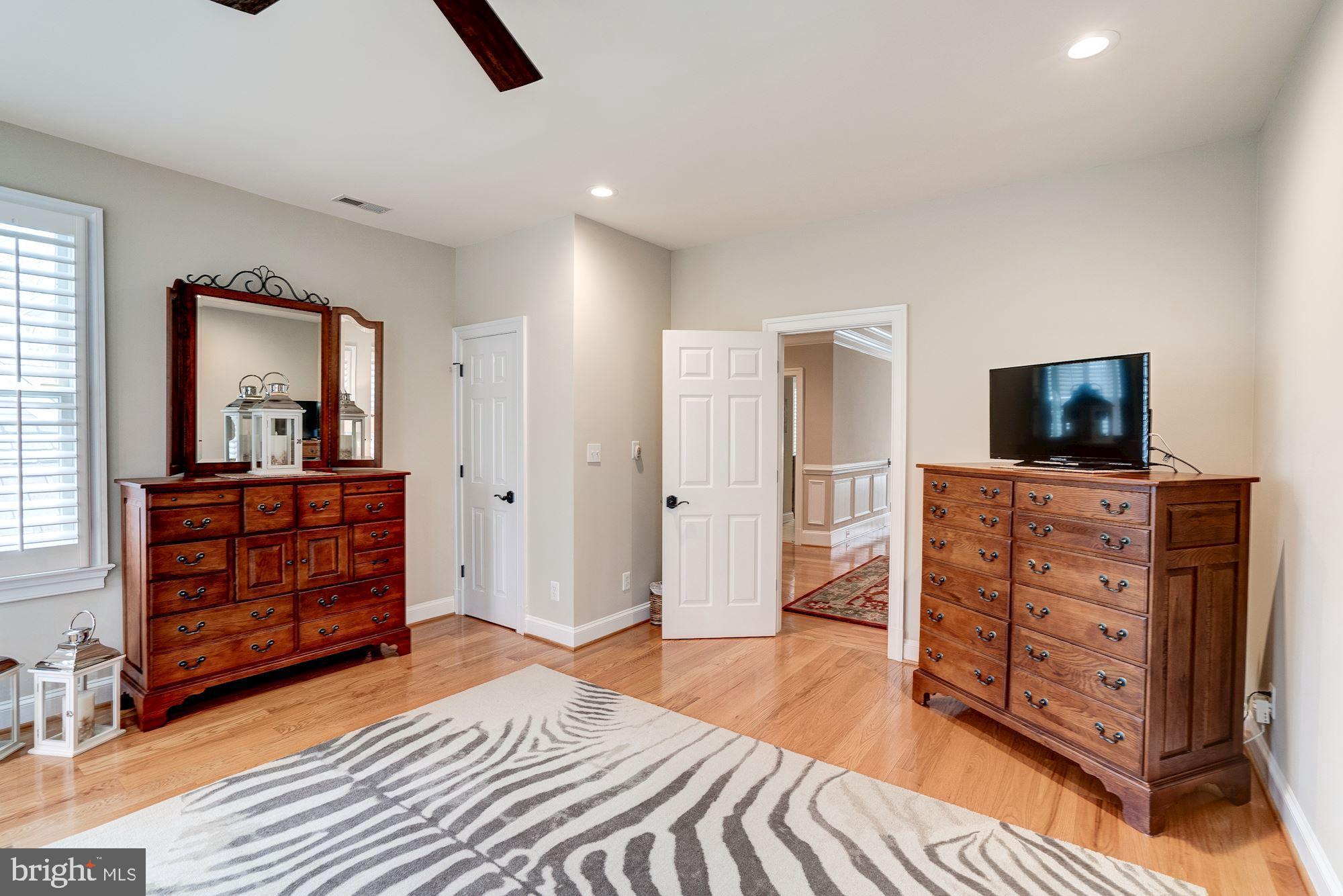 THE ENGLISH HILLS - Residential