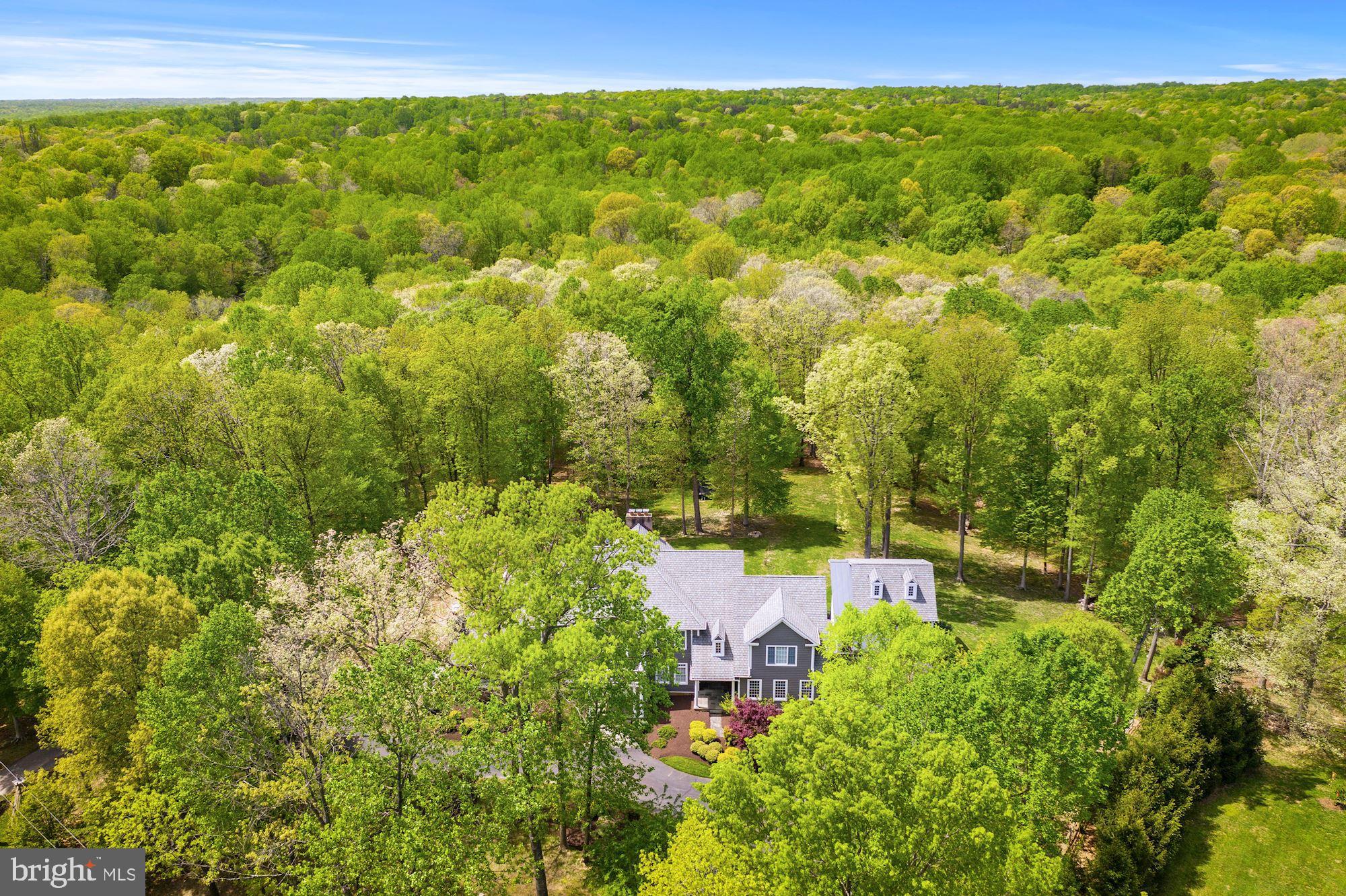THE ENGLISH HILLS - Residential