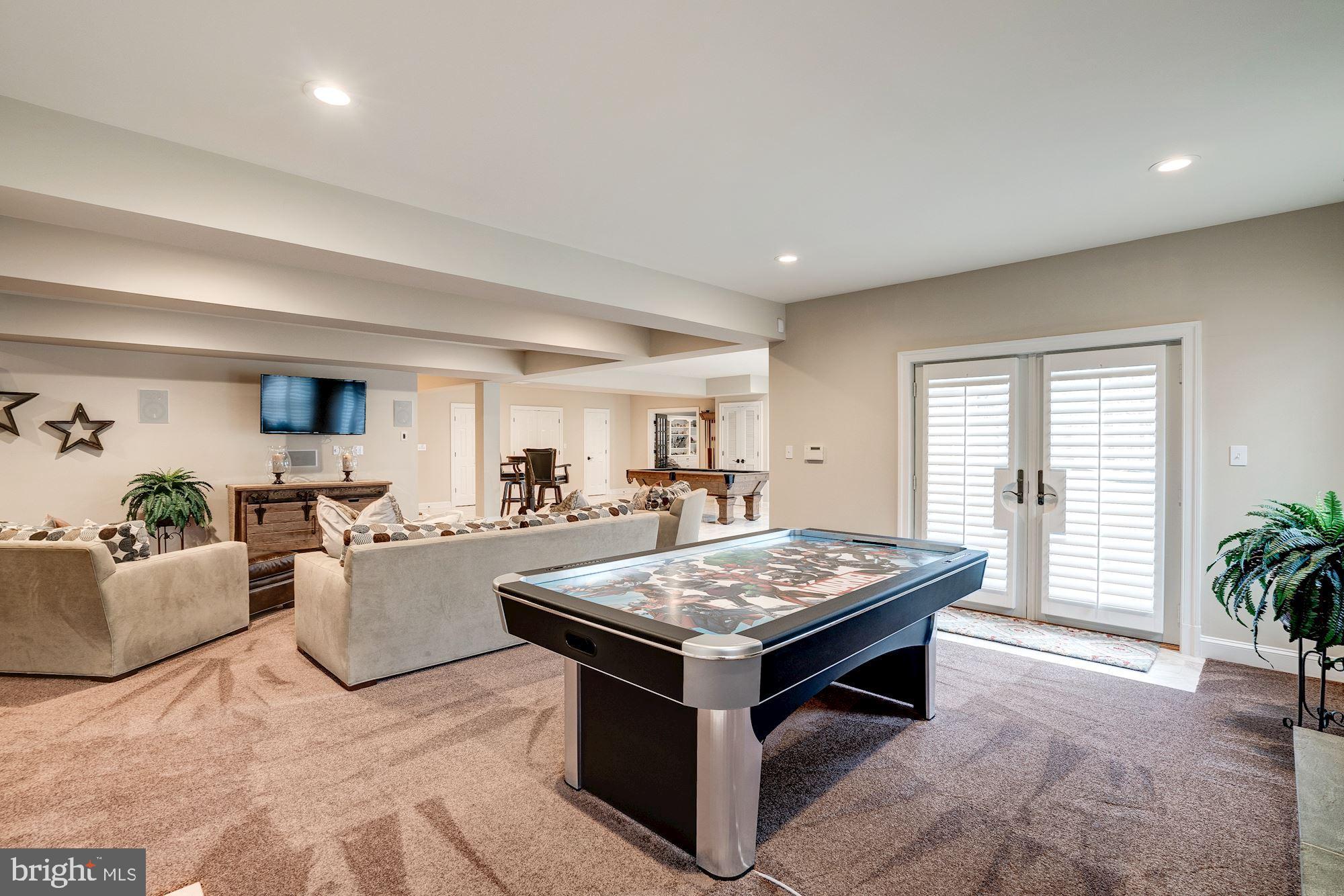 THE ENGLISH HILLS - Residential