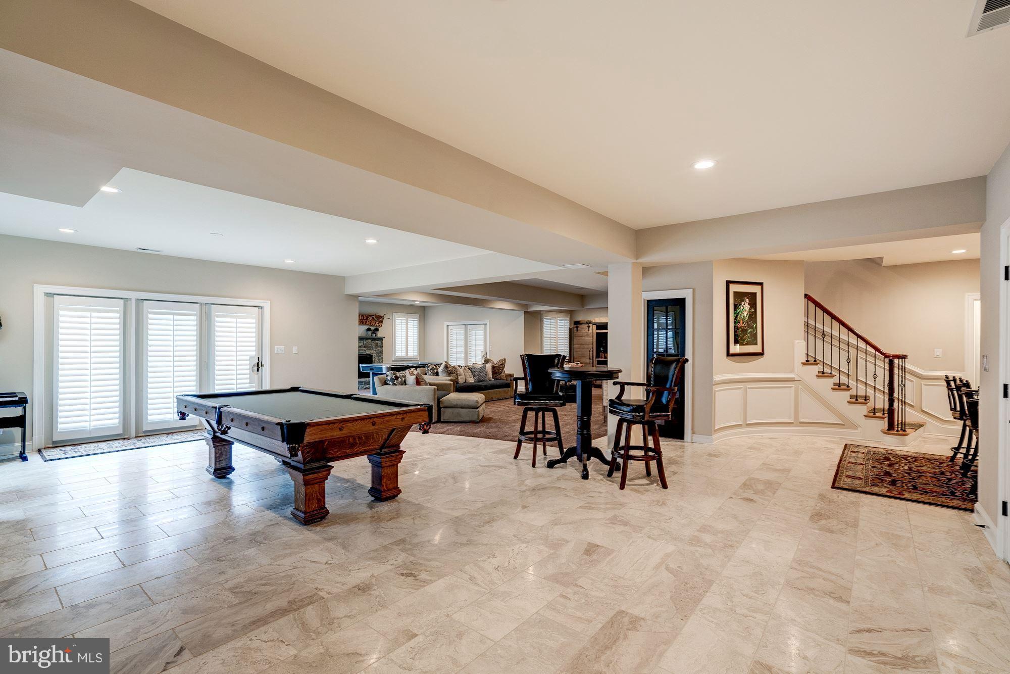 THE ENGLISH HILLS - Residential